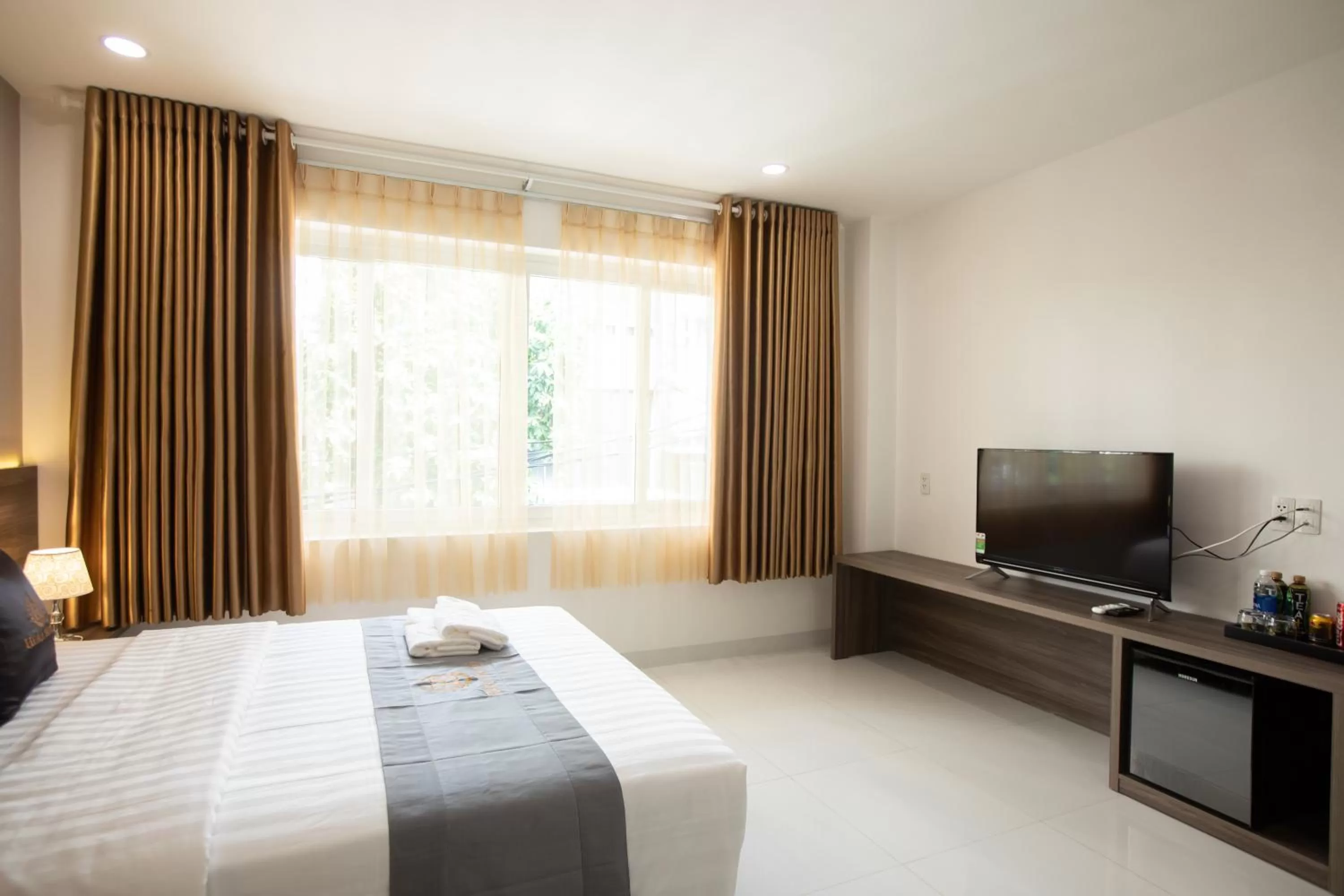 TV and multimedia, Bed in Hera Hotel Airport