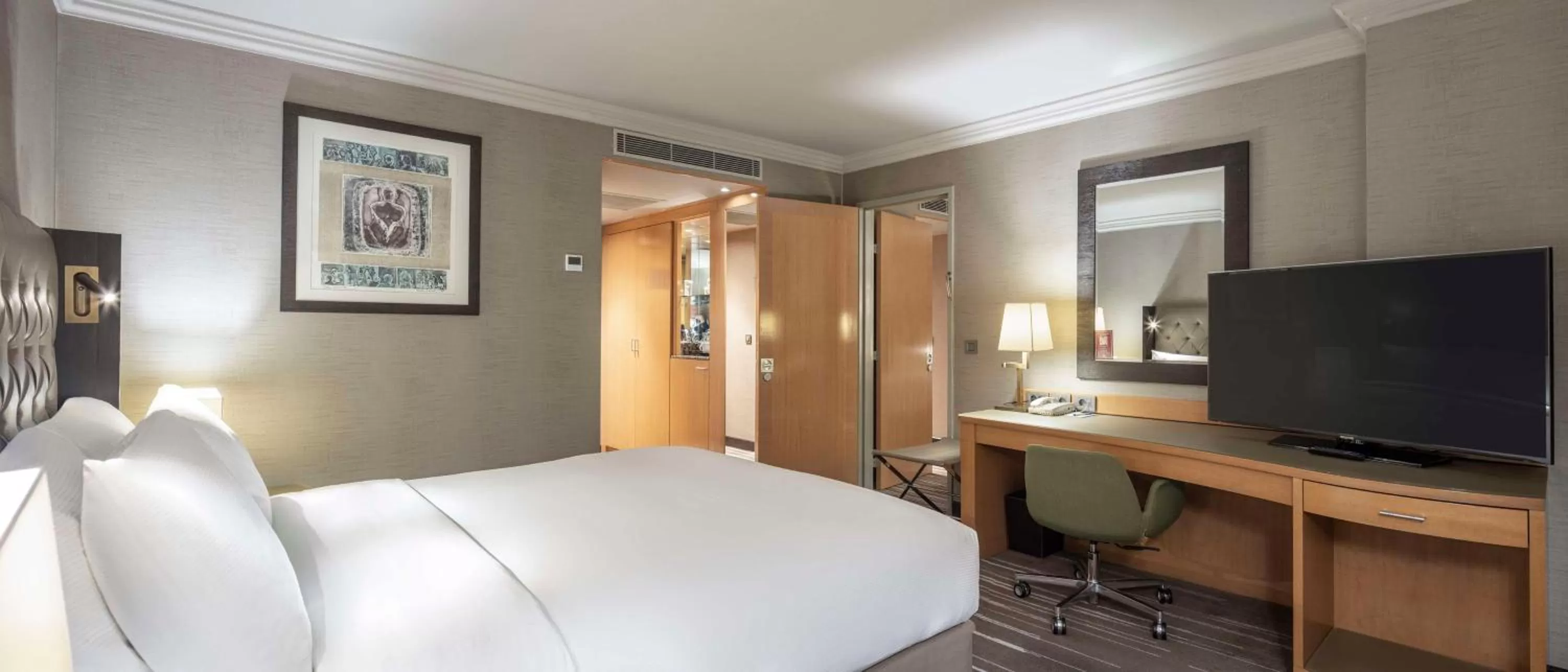 Bedroom, Bed in Ankara HiltonSA