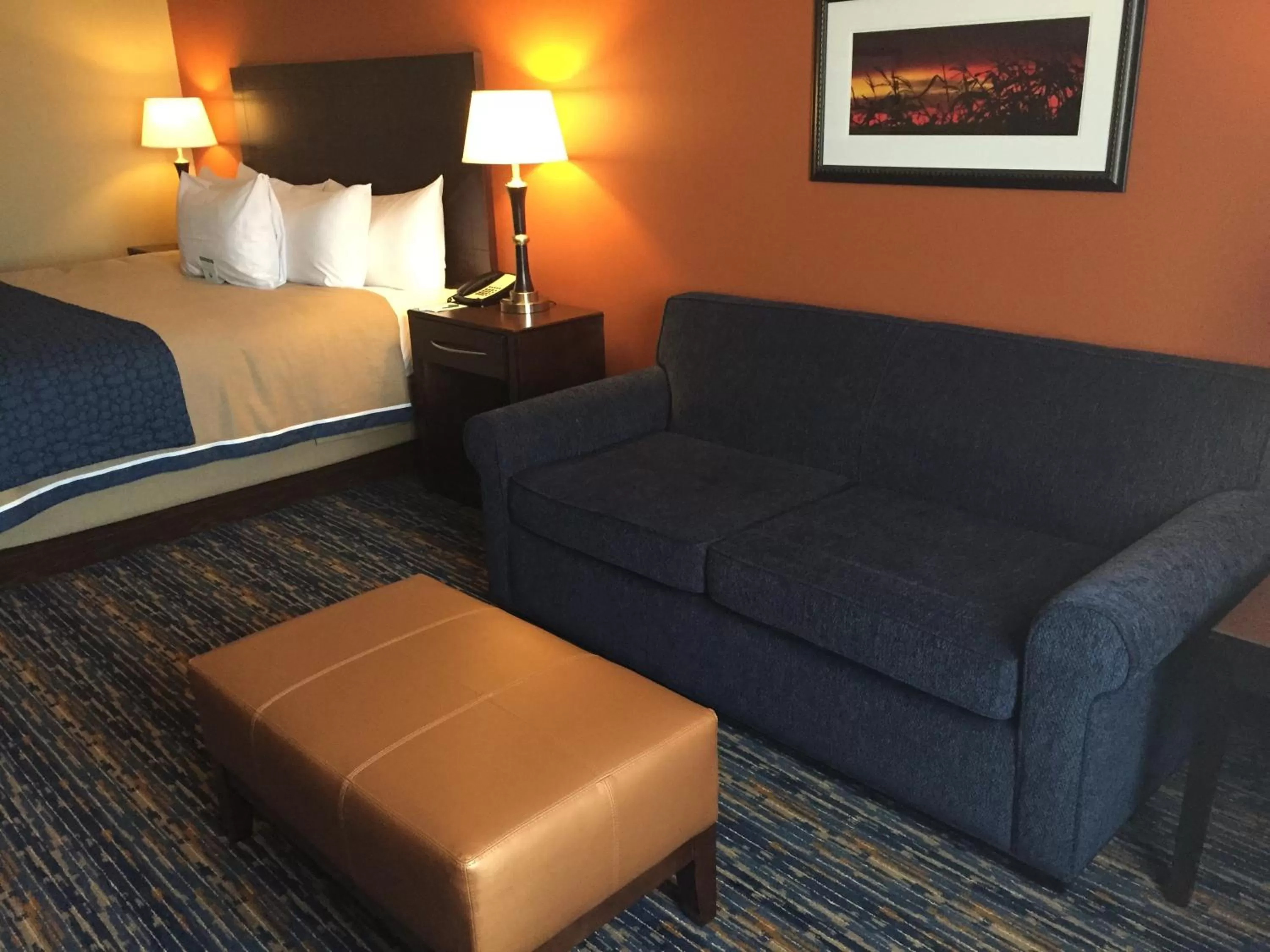 Photo of the whole room, Bed in Grandstay Hotel & Suites Mount Horeb - Madison