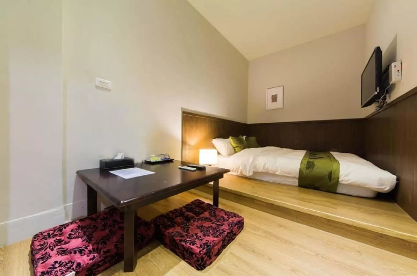 Photo of the whole room, Bed in Ritual and Breakfast