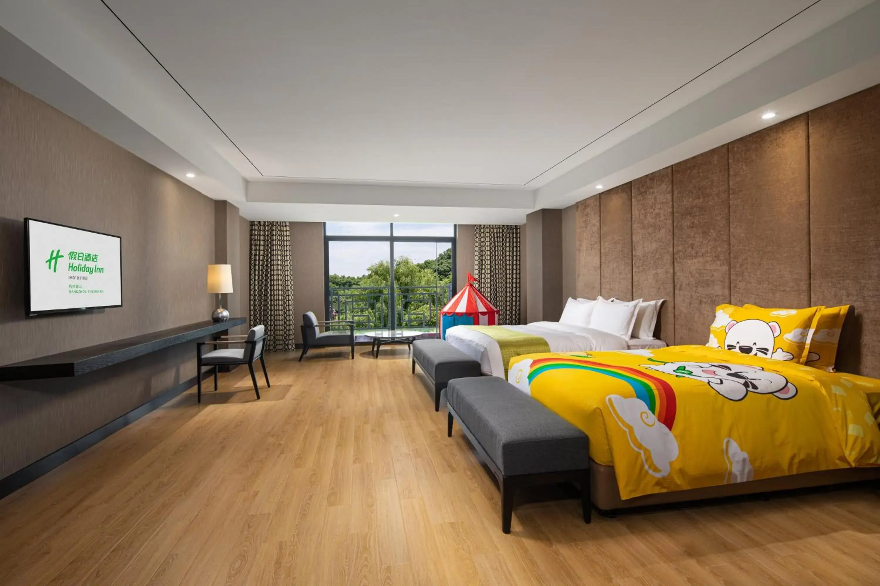 Family Room in Holiday Inn Hangzhou Chaoshan, an IHG Hotel Family Room in Holiday Inn Hangzhou Chaoshan, an IHG Hotel