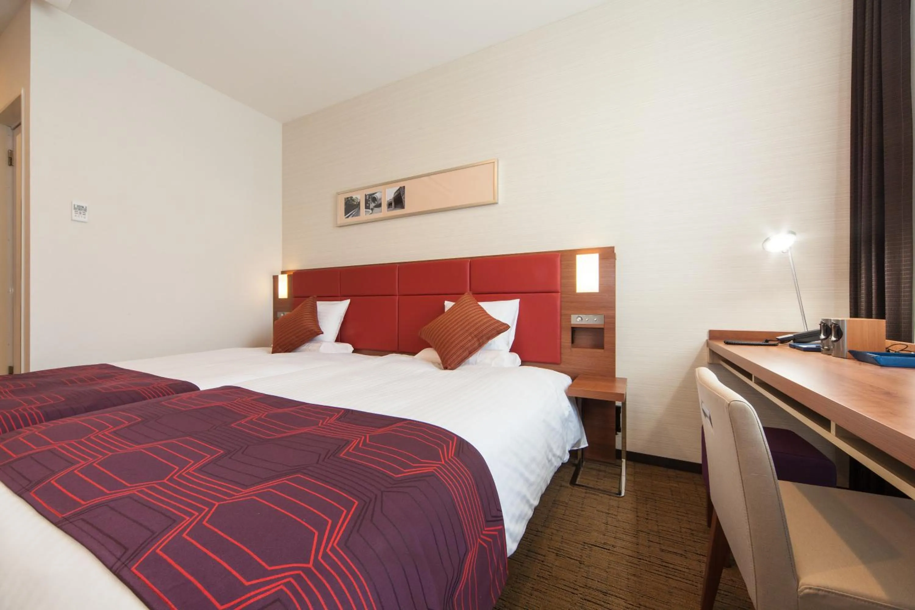 Photo of the whole room, Bed in HOTEL MYSTAYS Haneda