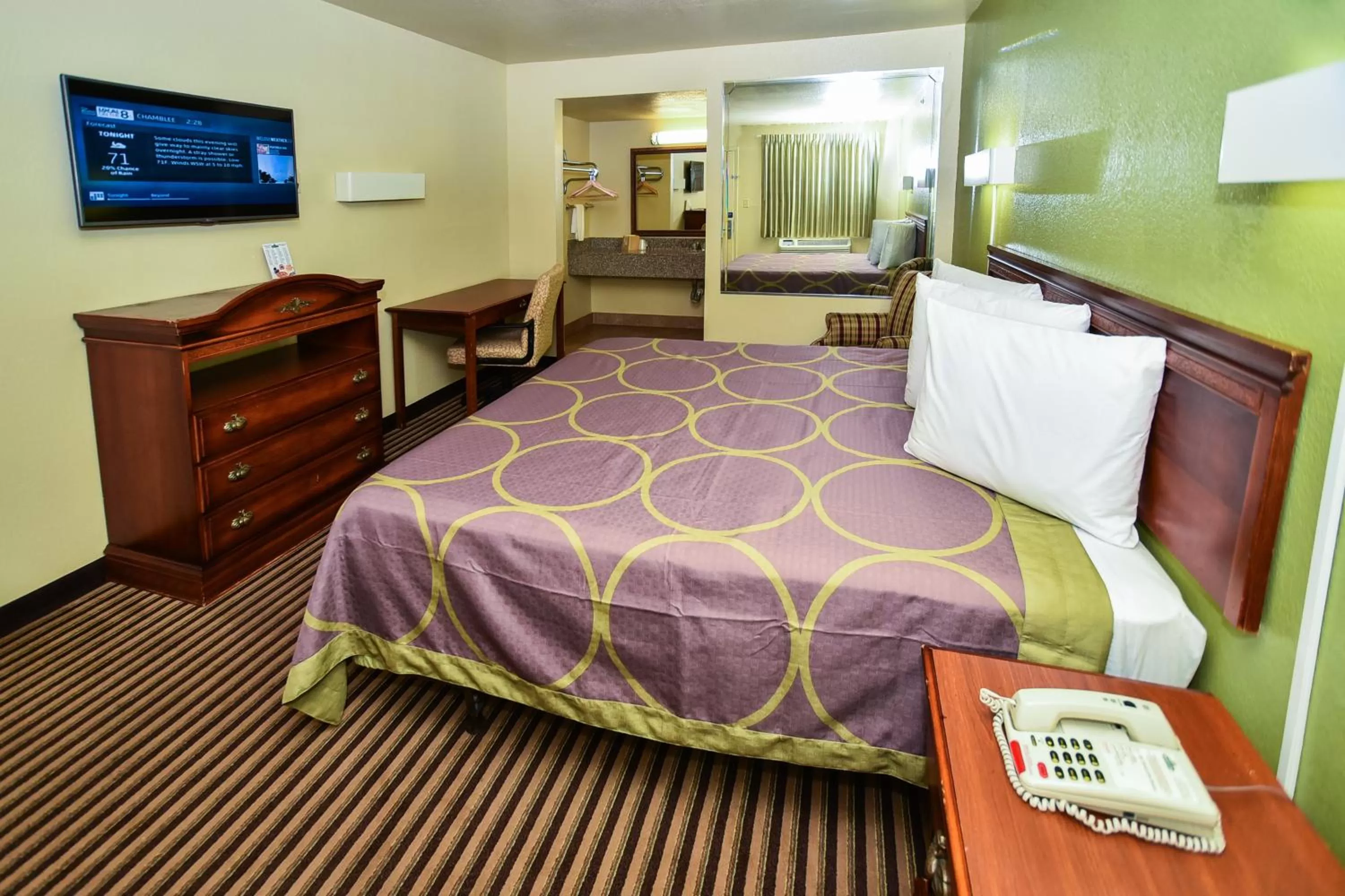 King Room Non-Smoking in Masters Inn Tucker