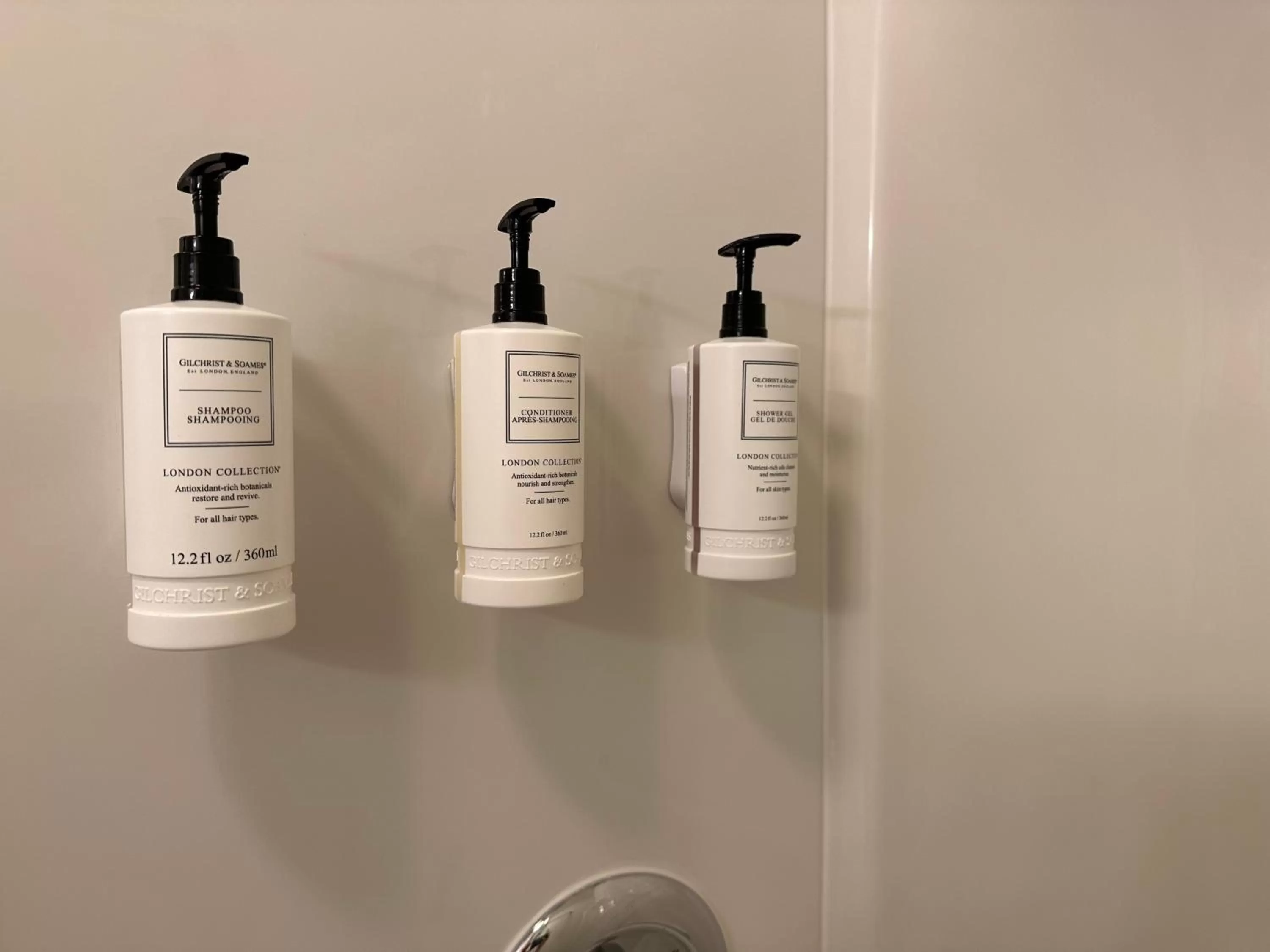 Bathroom in Lakeside Villa & Nordic Spa