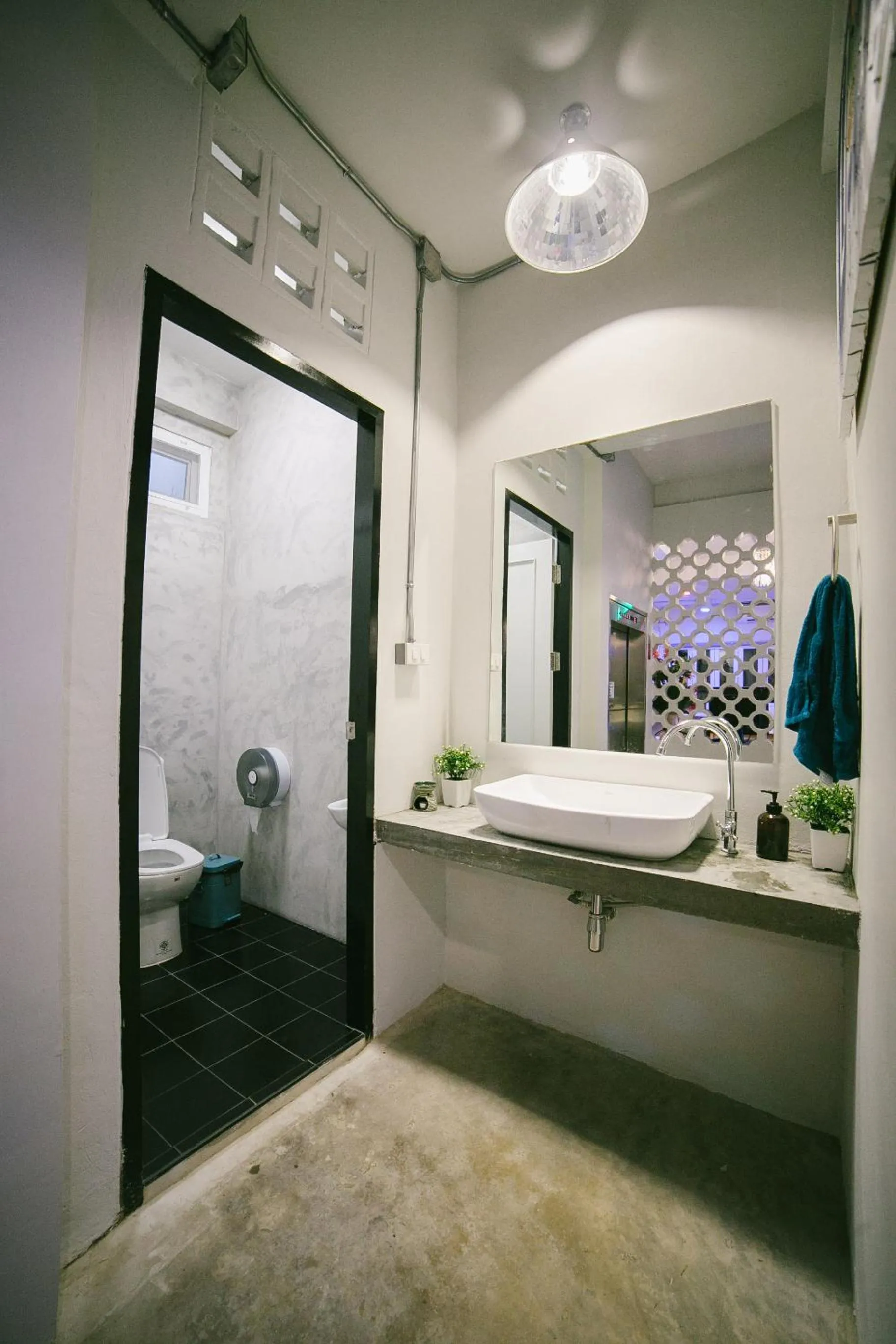 Area and facilities in Diff Hostel