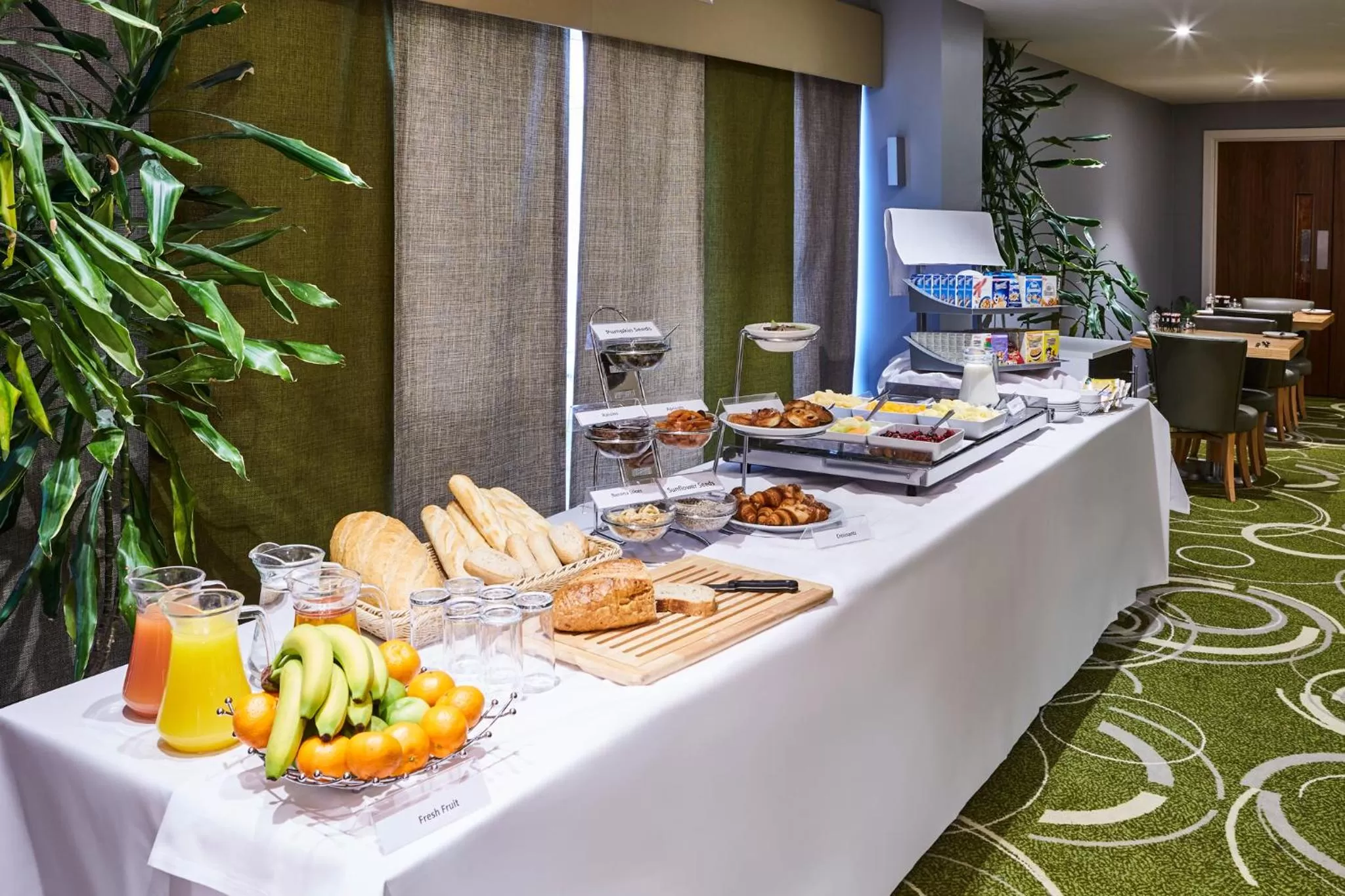 Restaurant/places to eat in Mercure Newbury West Grange Hotel