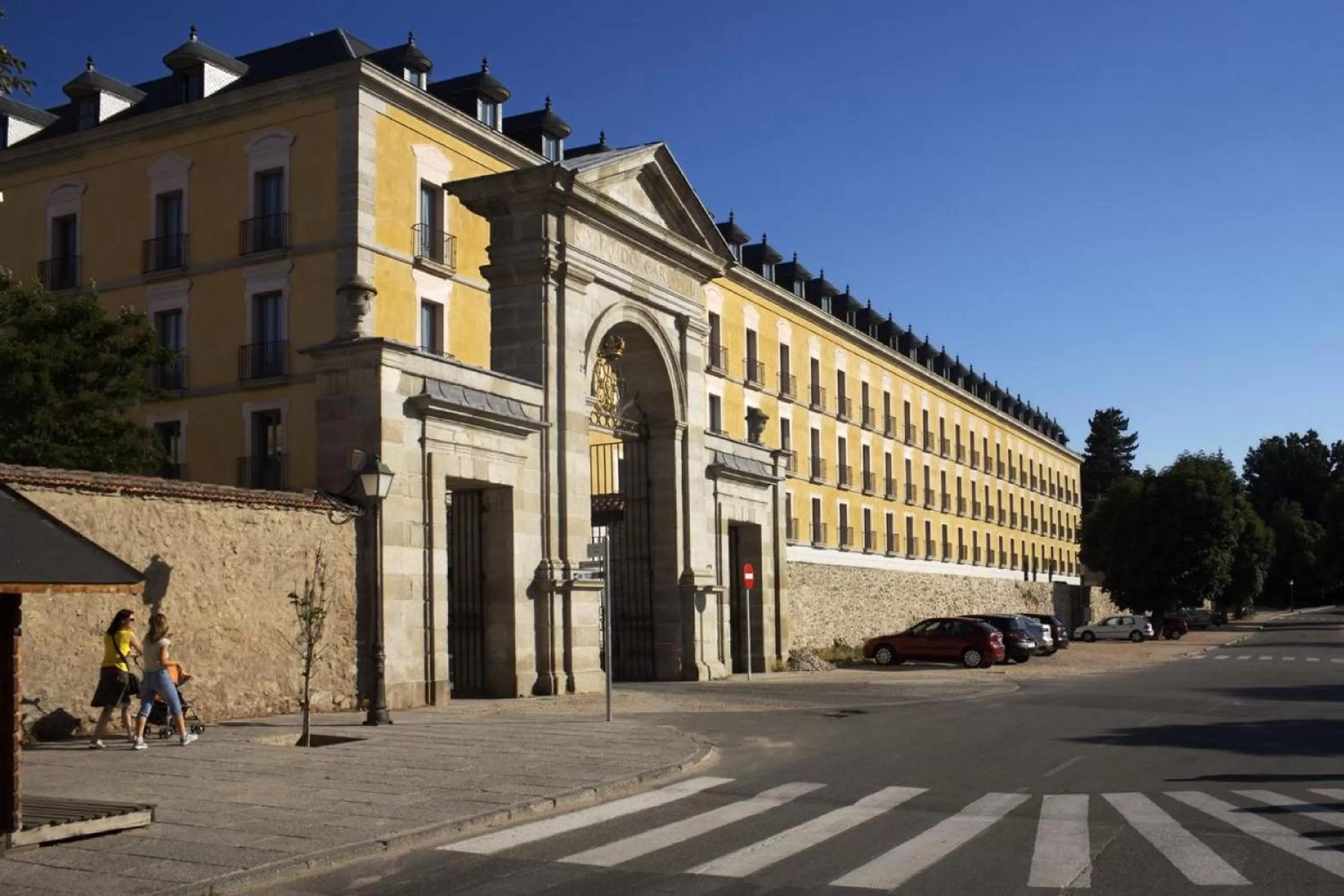 Facade/entrance in Parador de La Granja