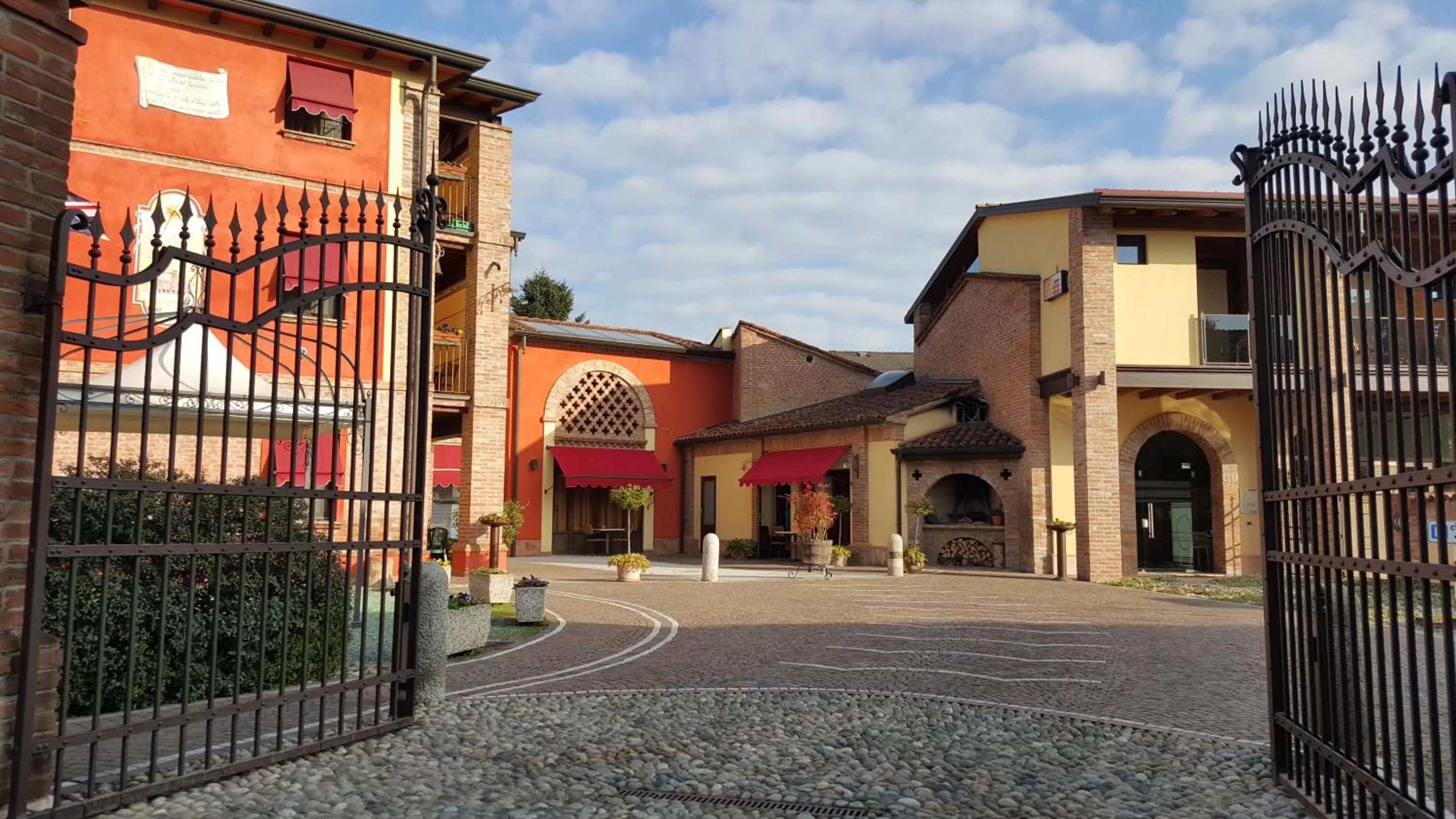 Property building in Luna Residence Hotel