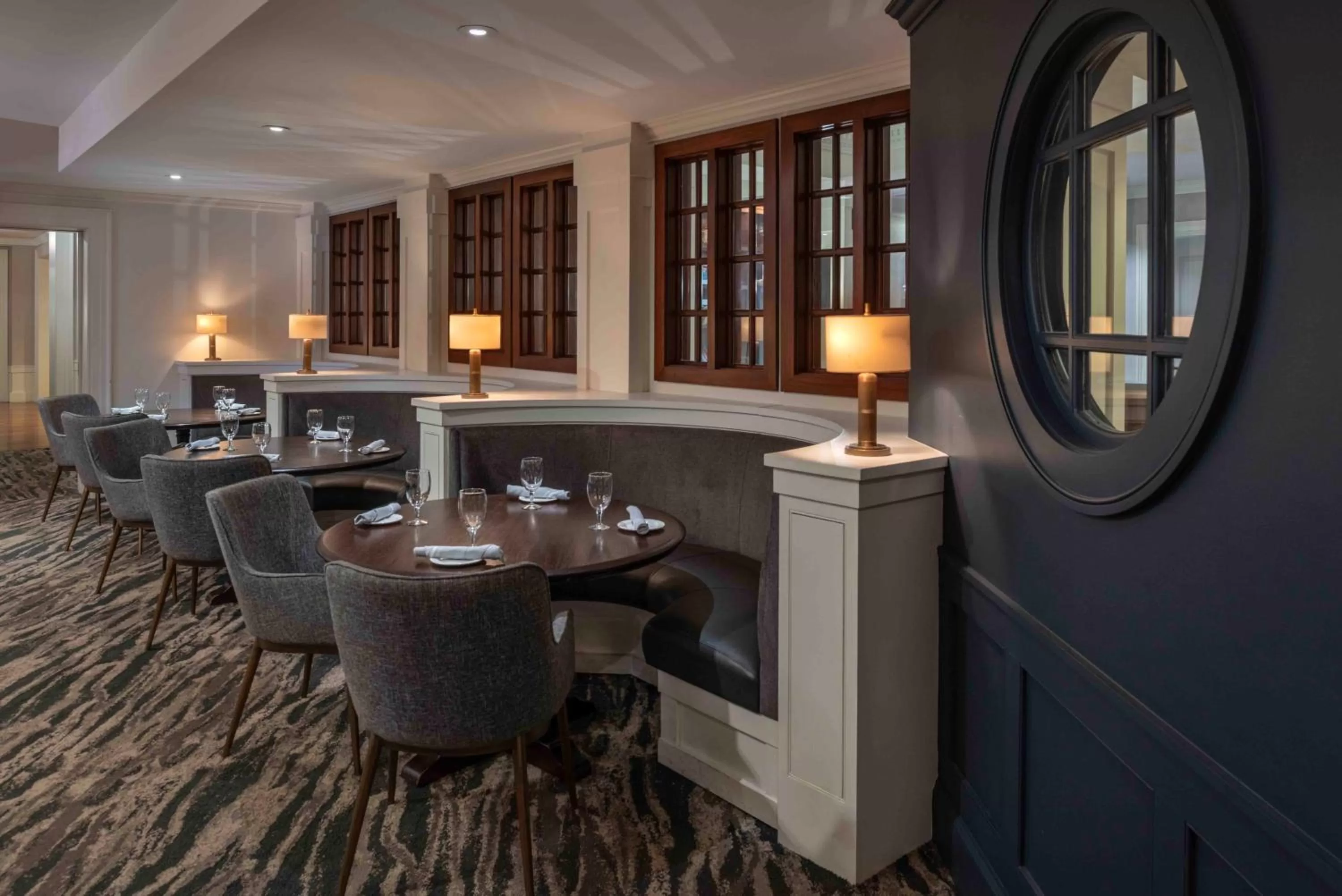 Restaurant/places to eat in Portland Harbor Hotel