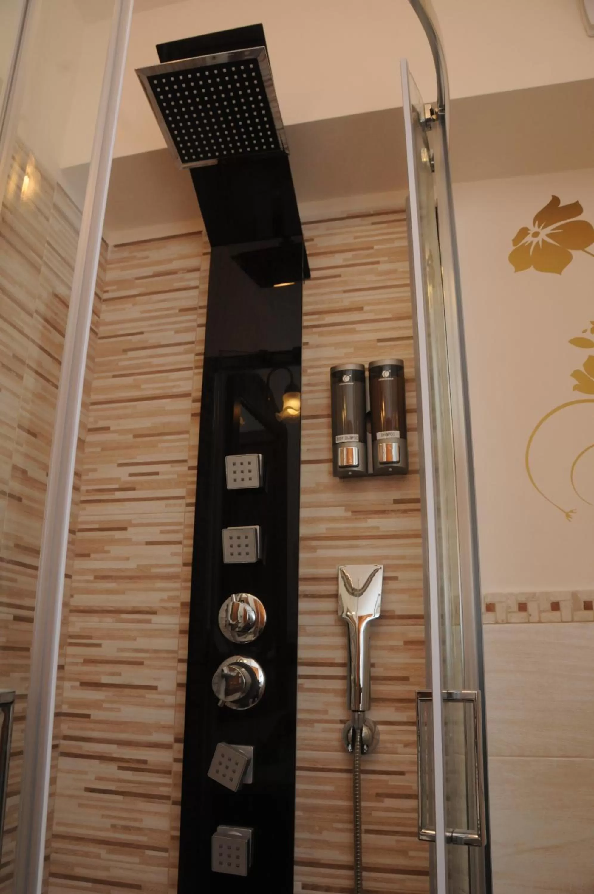 Shower in La casa di Luna