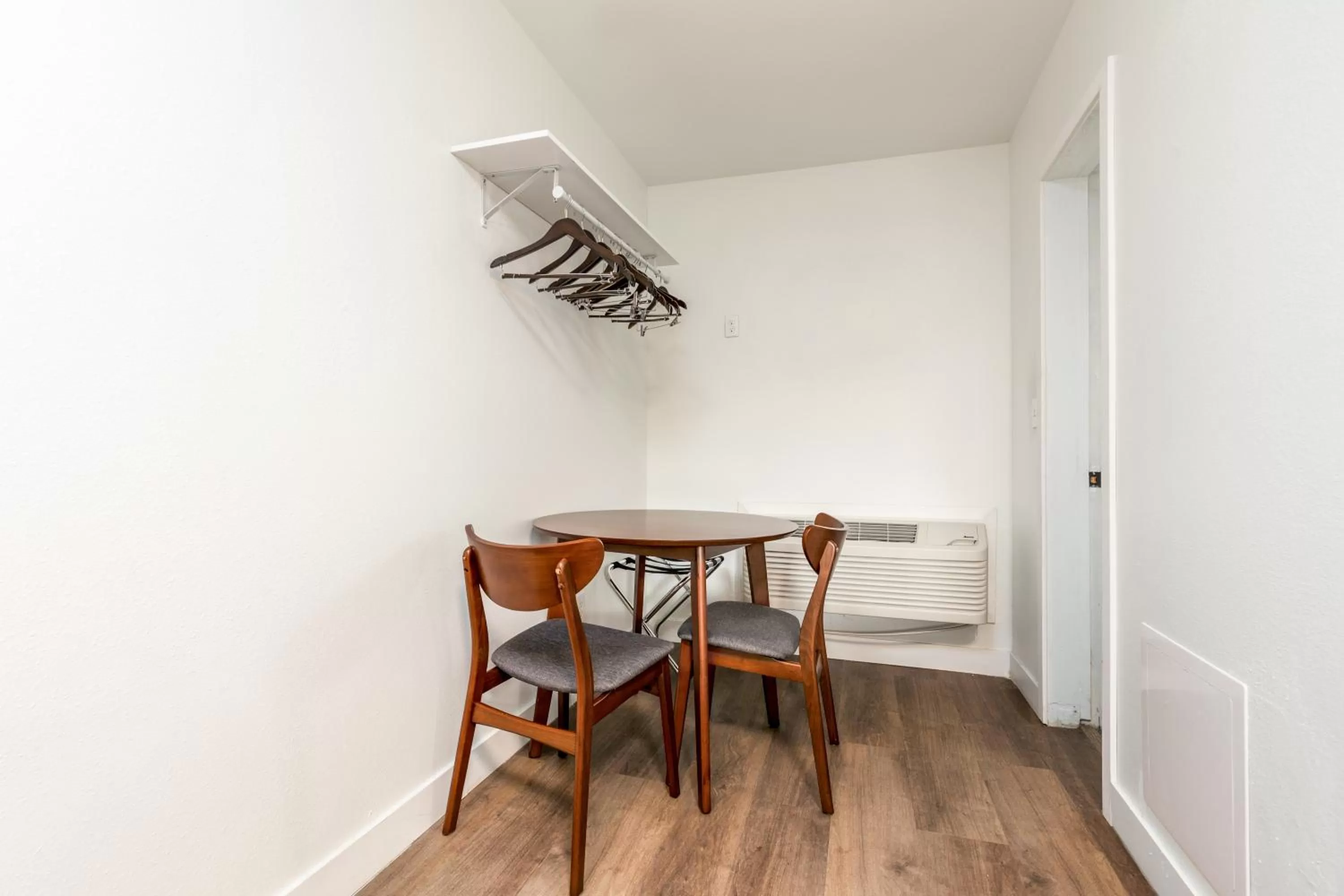 Seating area in Minecart Motor Lodge