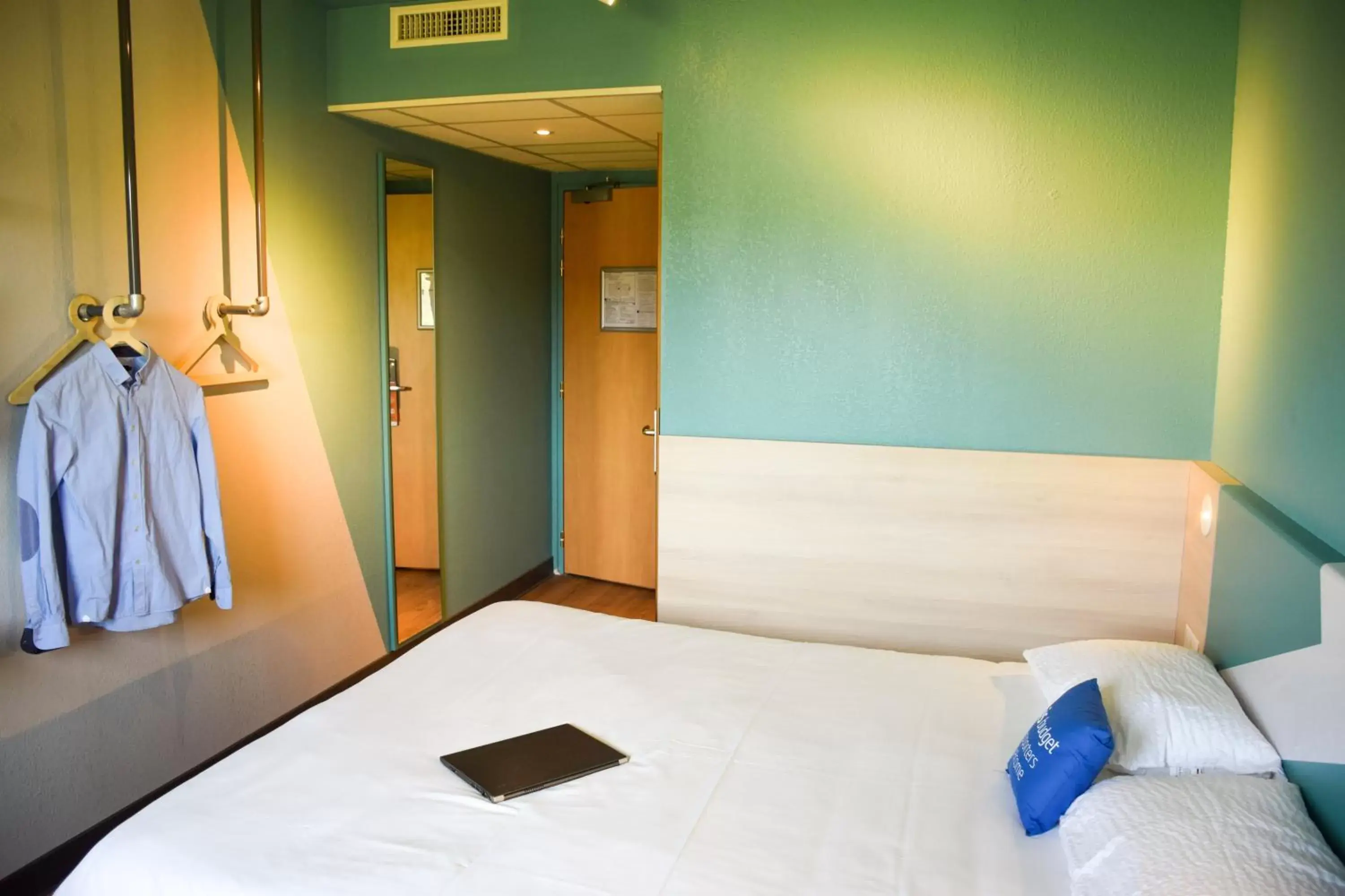 Standard Double Room in ibis Budget Millau Viaduc Standard Double Room in ibis Budget Millau Viaduc