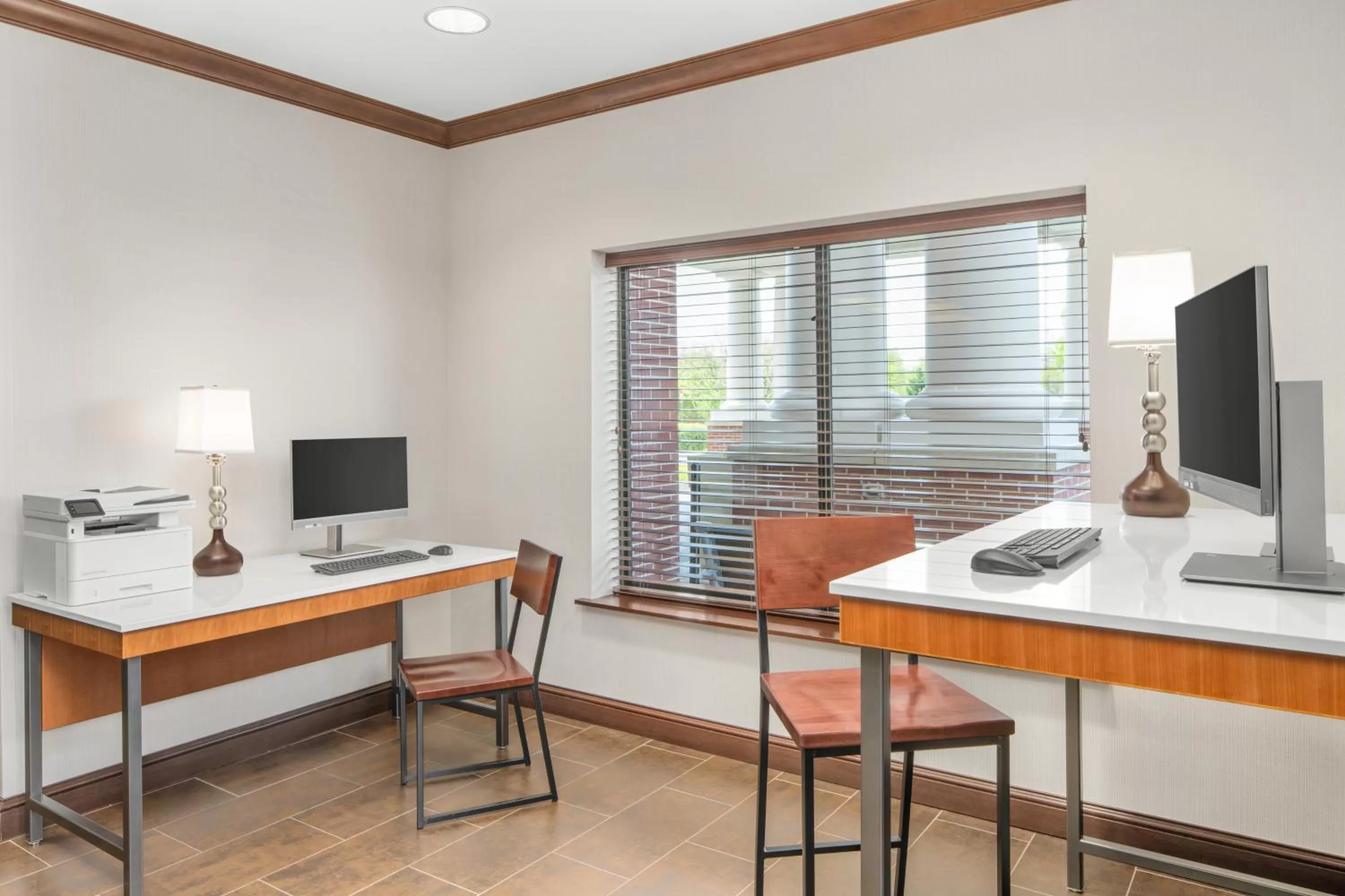 Holiday Inn Express & Suites Wilmington-Newark by IHG