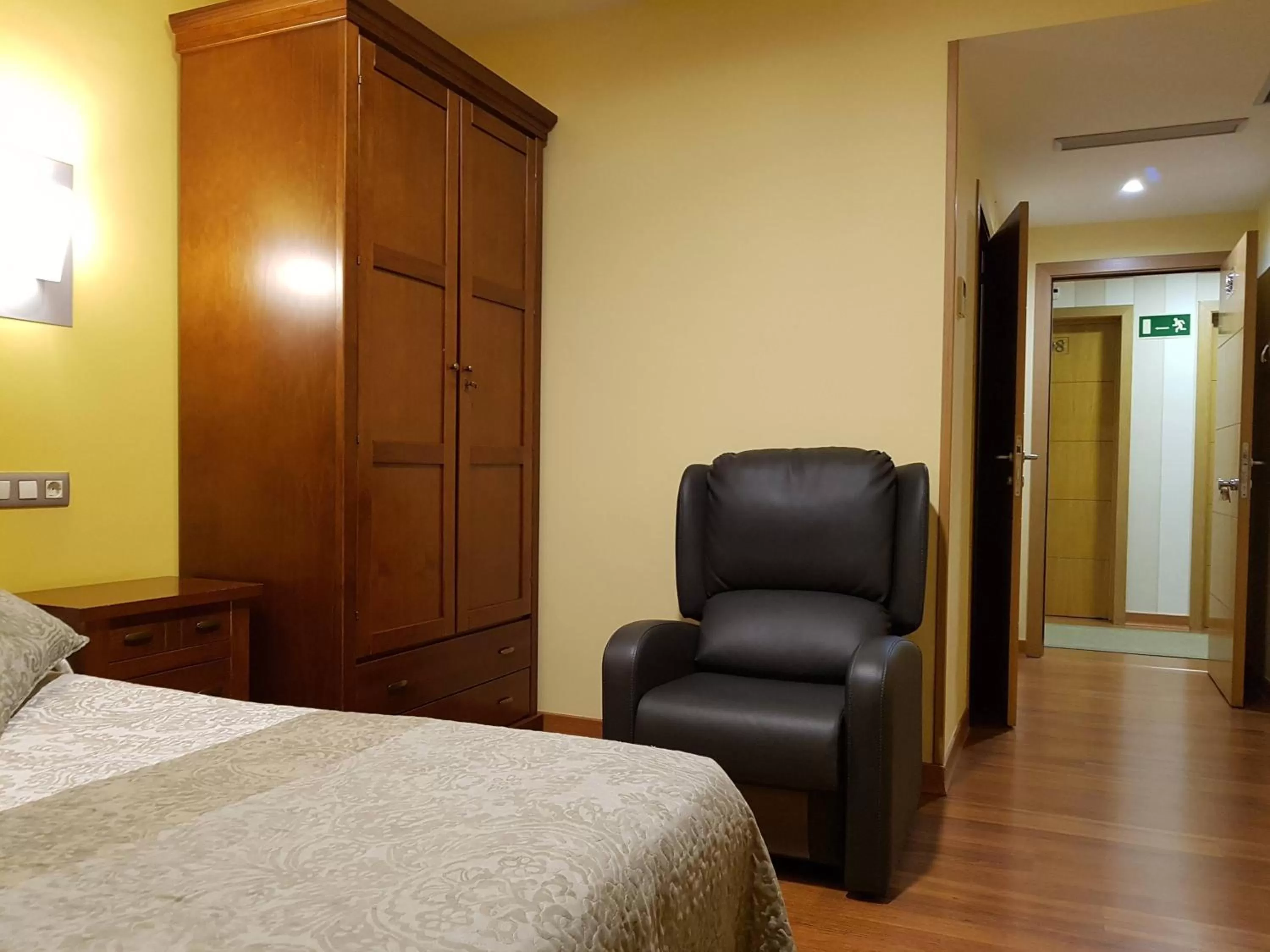 Decorative detail, Bed in Hotel Reina Isabel