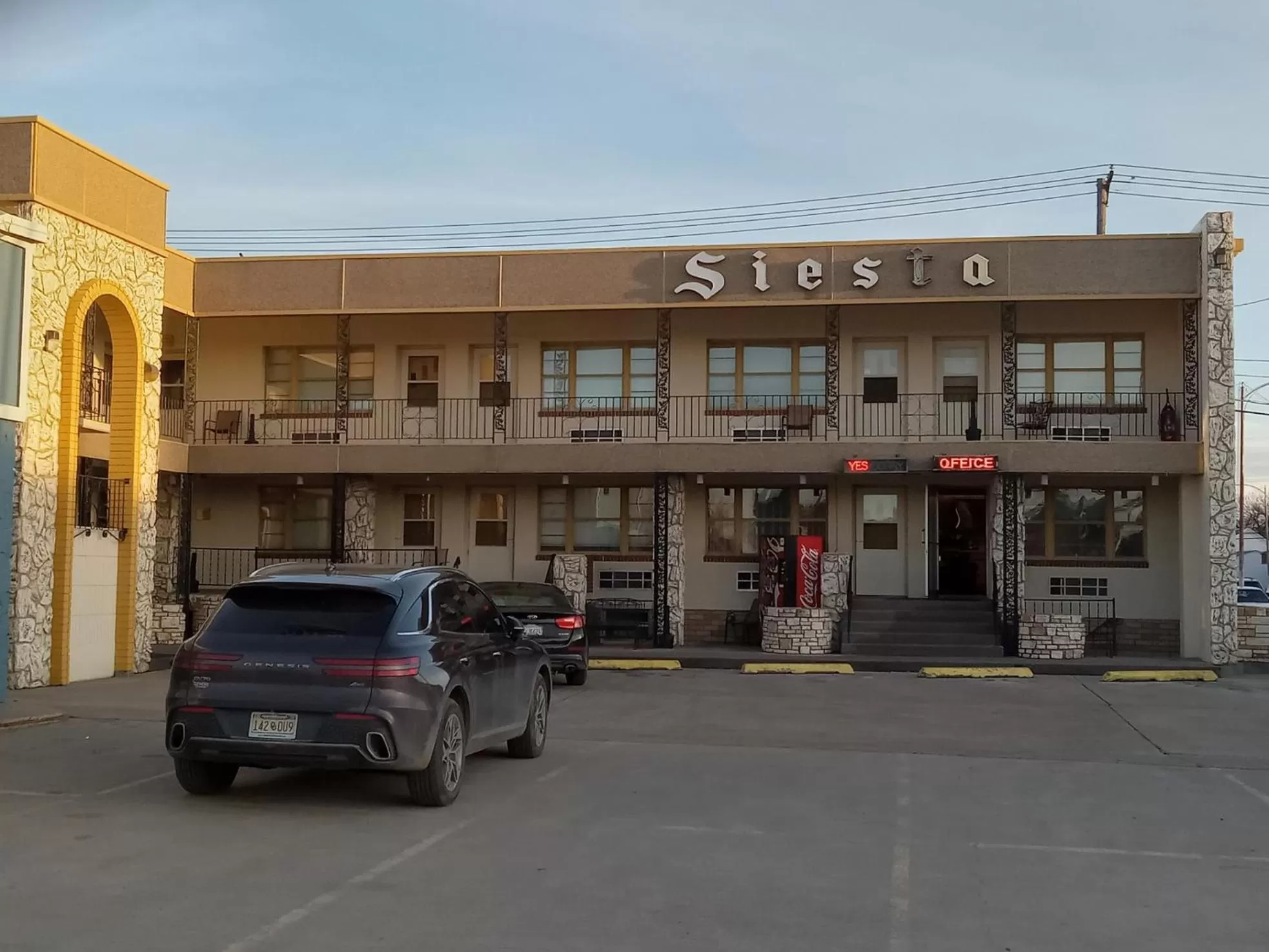 Property building in Siesta Motel