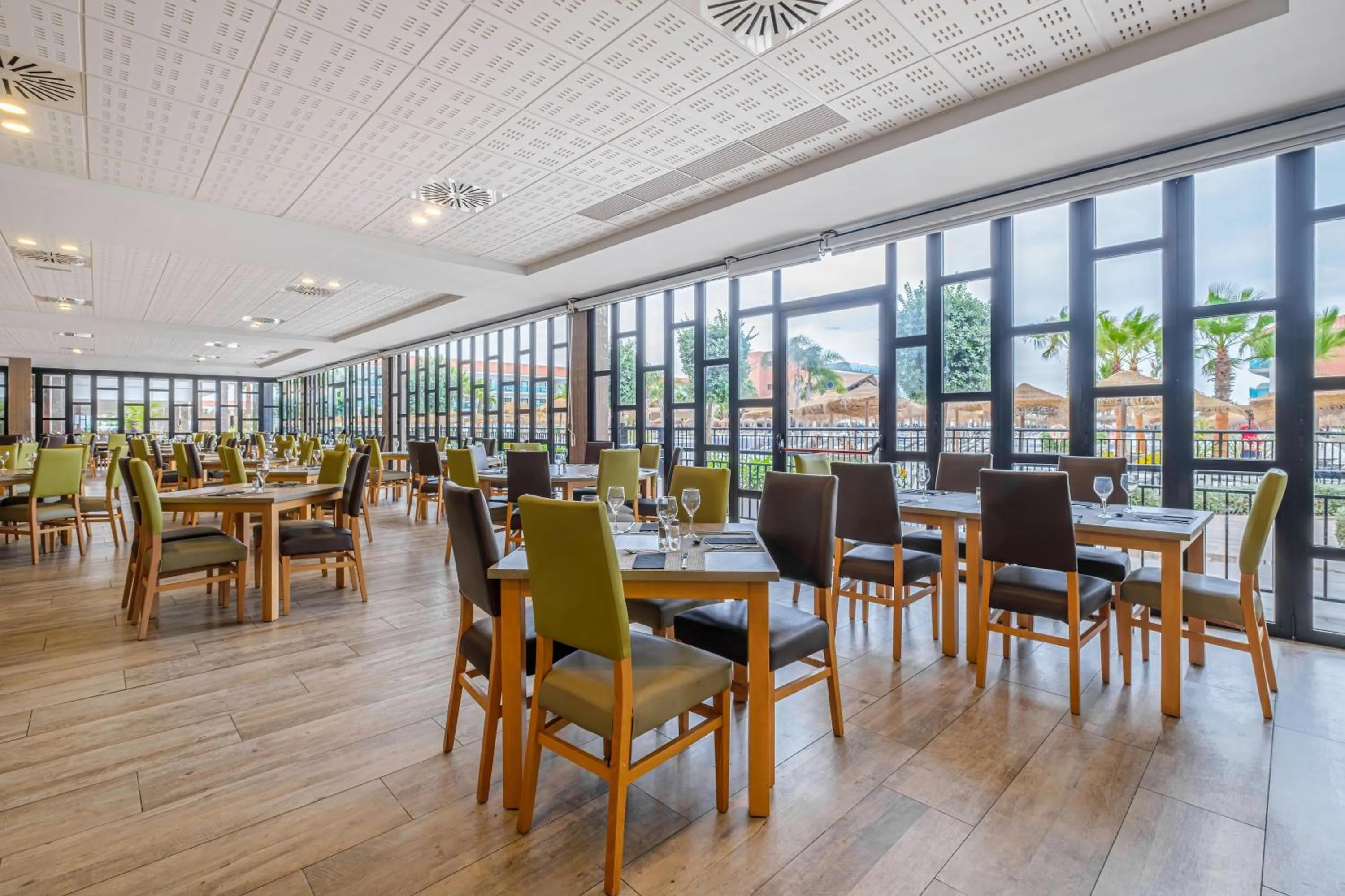 Restaurant/places to eat in Hotel Best Costa Ballena