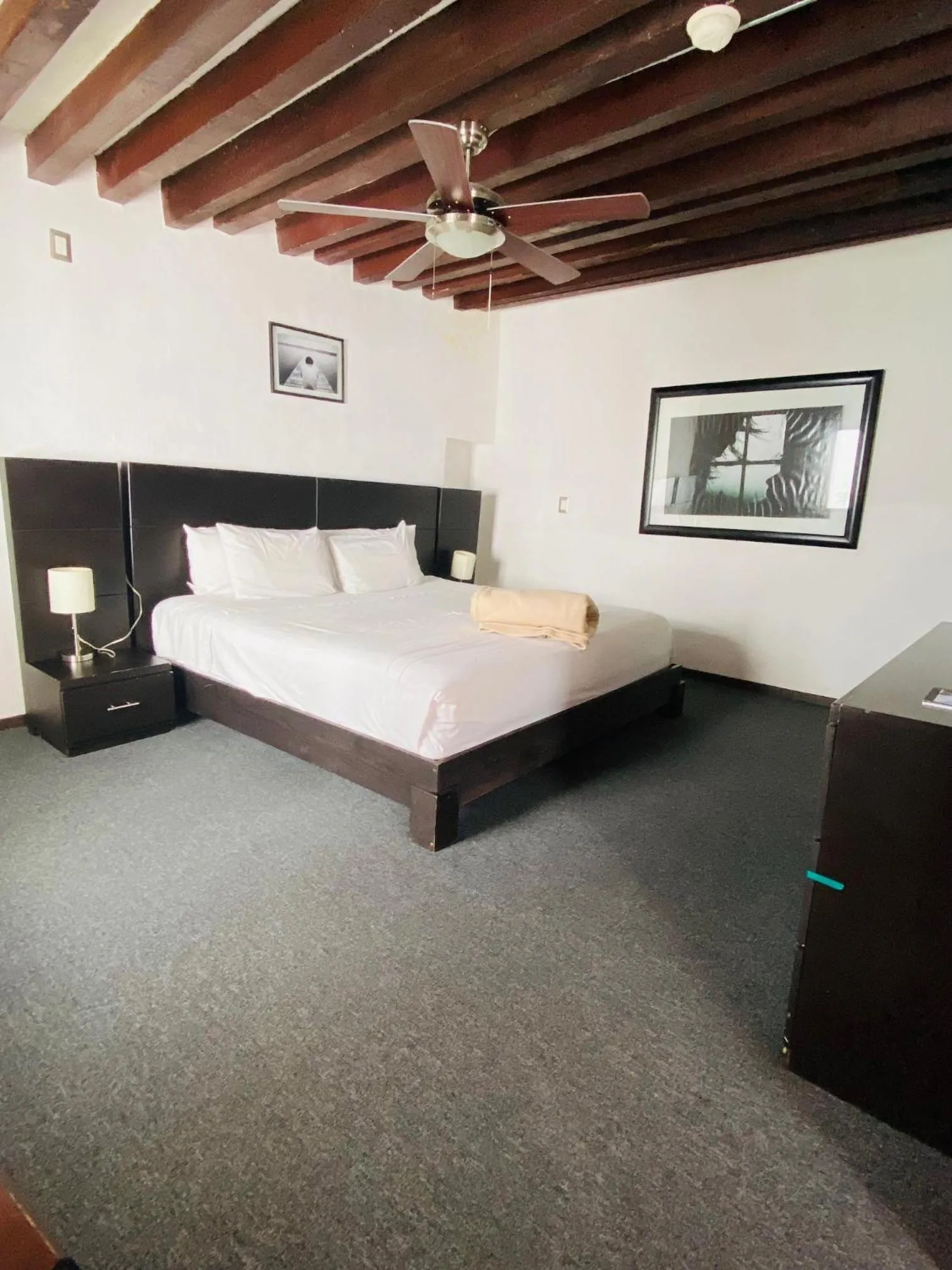 Bed in Kuku Ruku Hotel