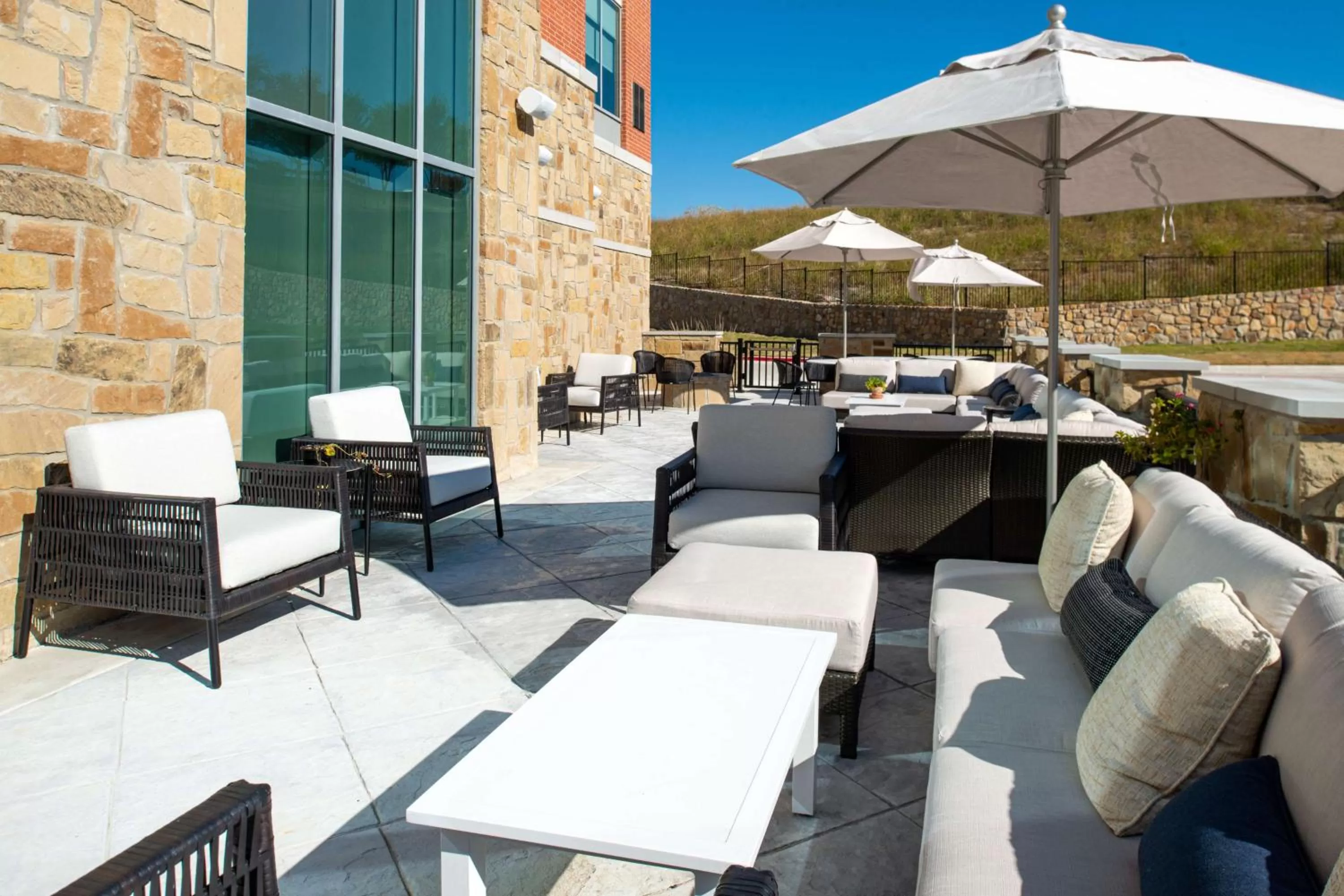 Patio in Hyatt Place Dallas/Rockwall