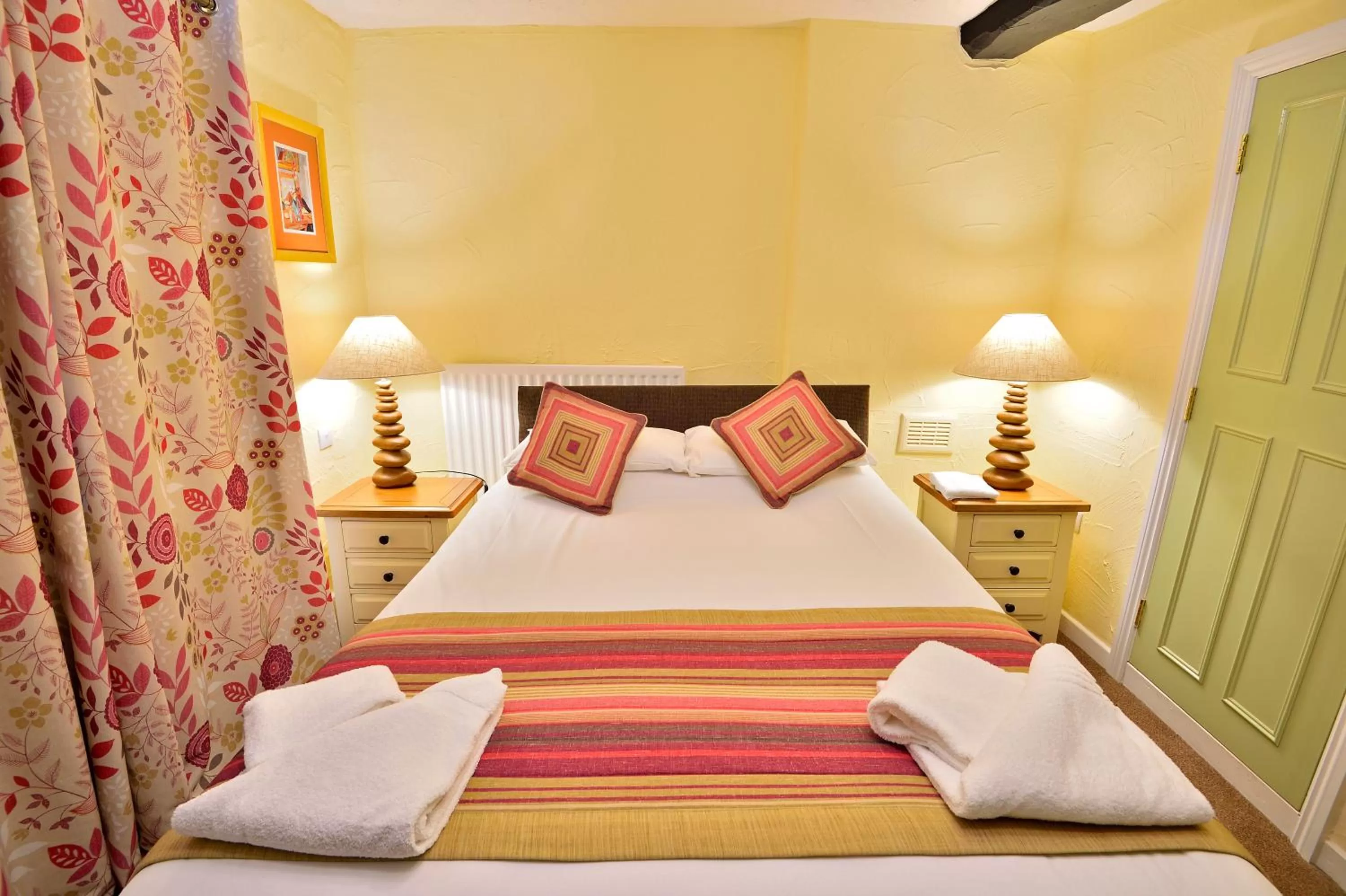 Bed in The Talbot Hotel