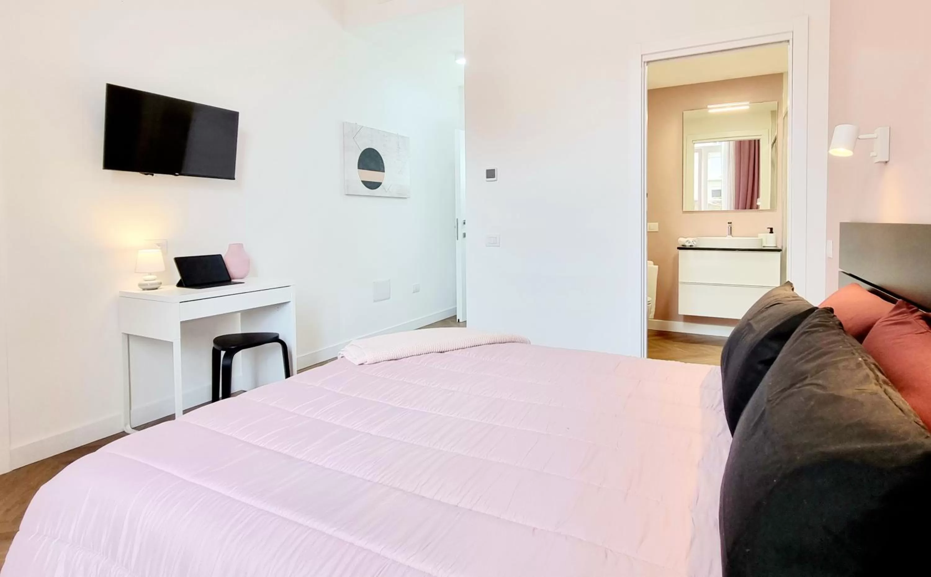 Bed in Glamour Suite Cagliari