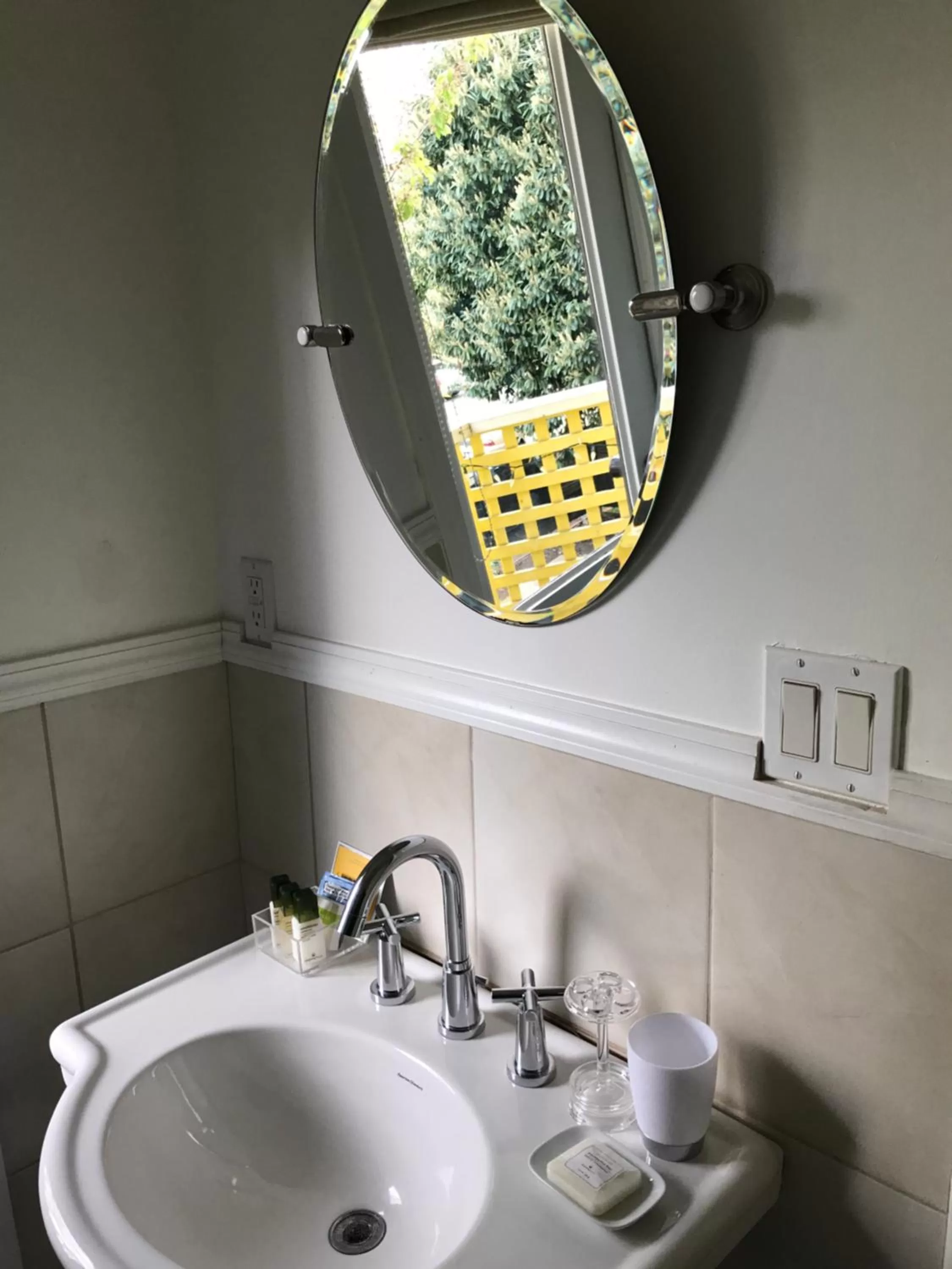 Shower, Bathroom in Barclay House Bed and Breakfast