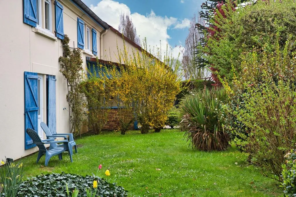 Property building in Sure Hotel by Best Western Plaisir