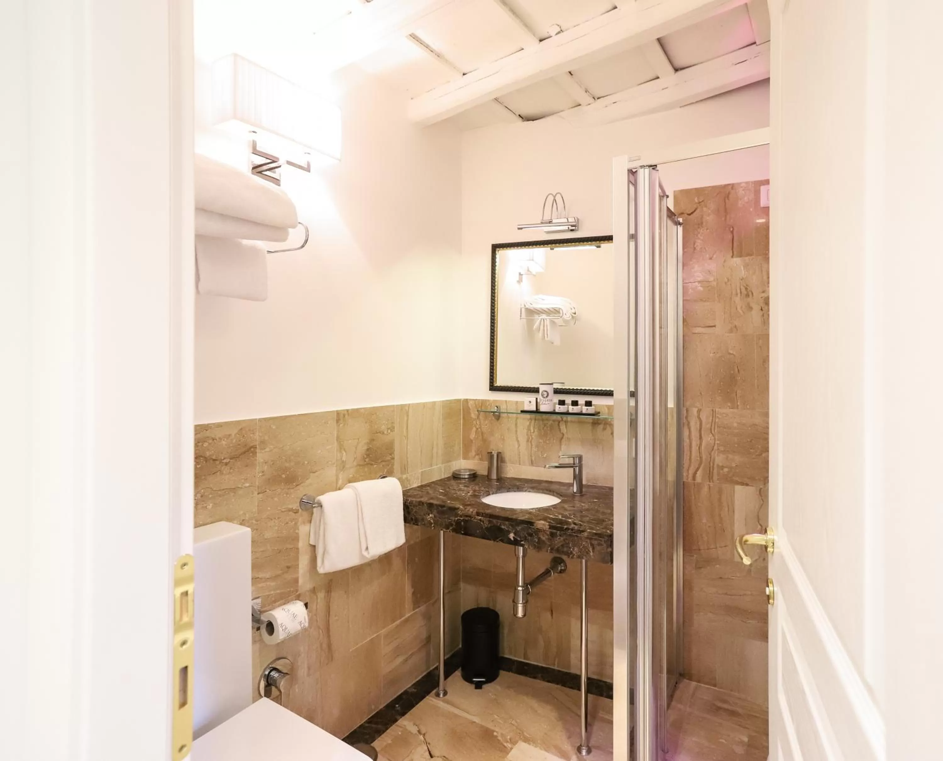 Bathroom in Minerva Relais