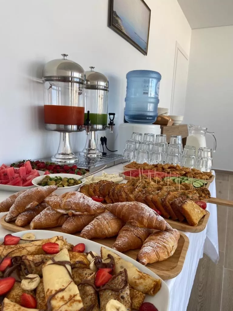 Kitchen or kitchenette in Otto Hotel