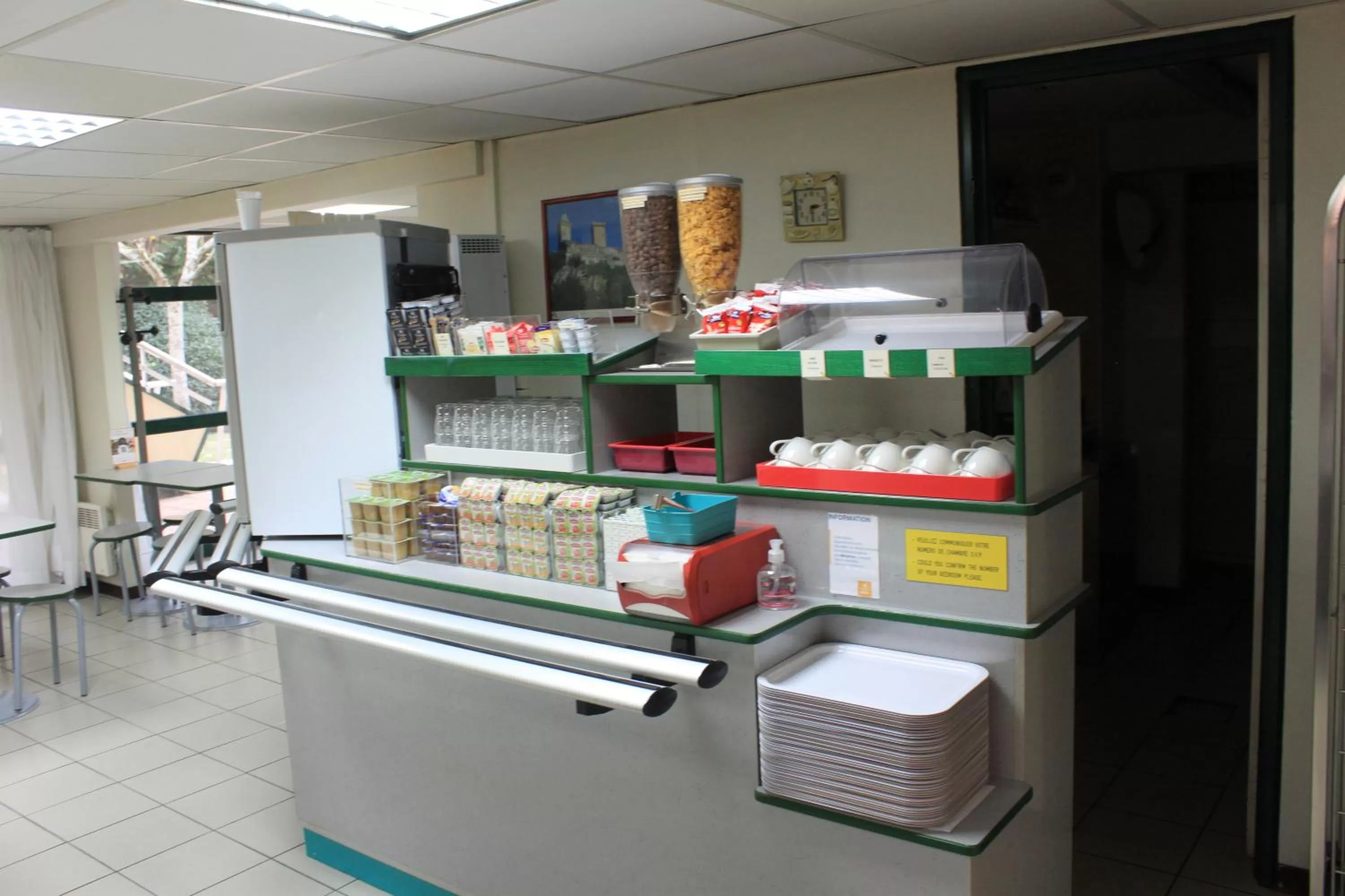 Buffet breakfast in Hôtel Premiere Classe Pamiers