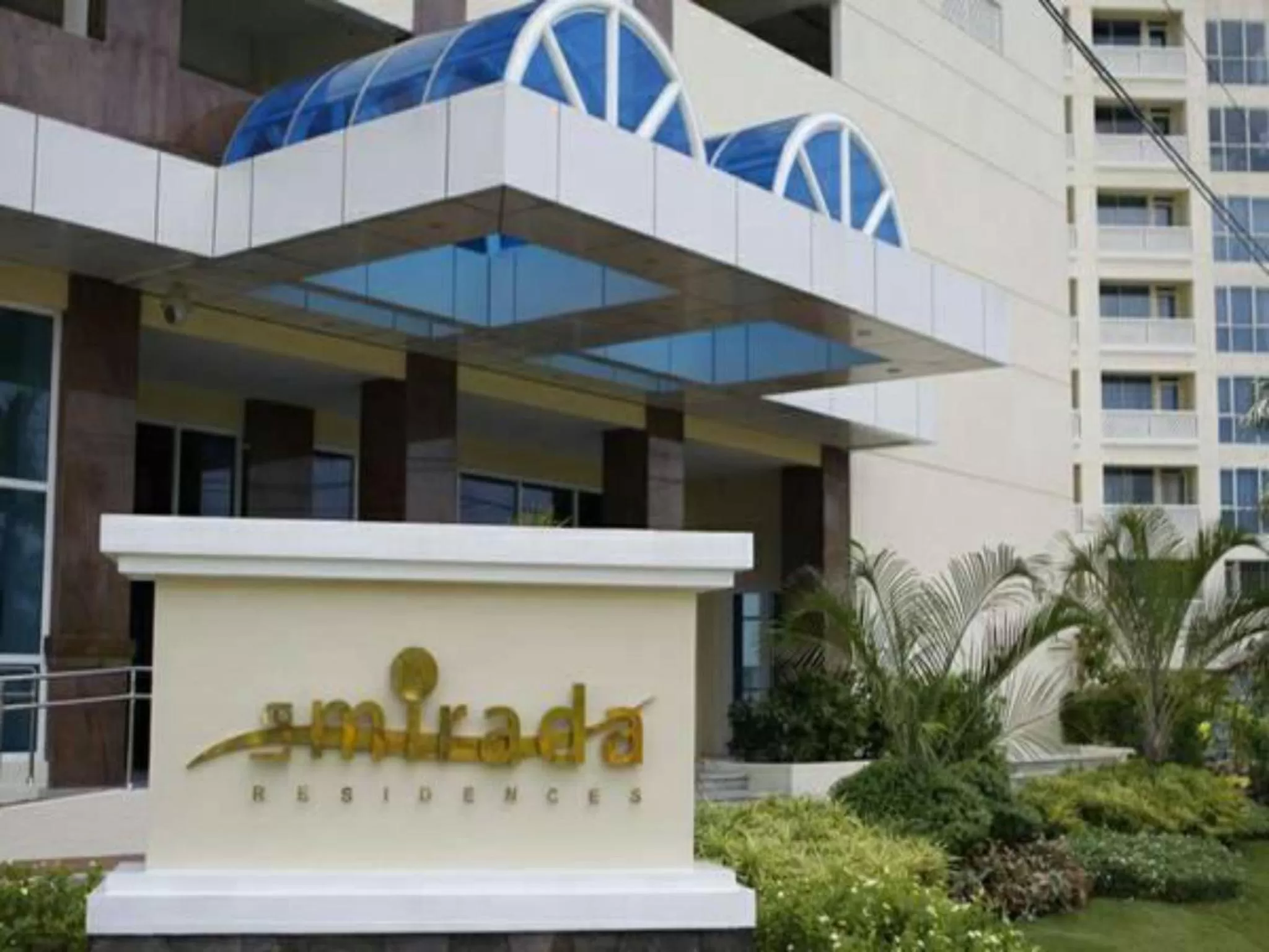 Facade/entrance, Property Building in La Mirada Residence Condo, Large 1 bedroom ,Ocean views, Breakfast, fast WiFi , Netflix, beach resort