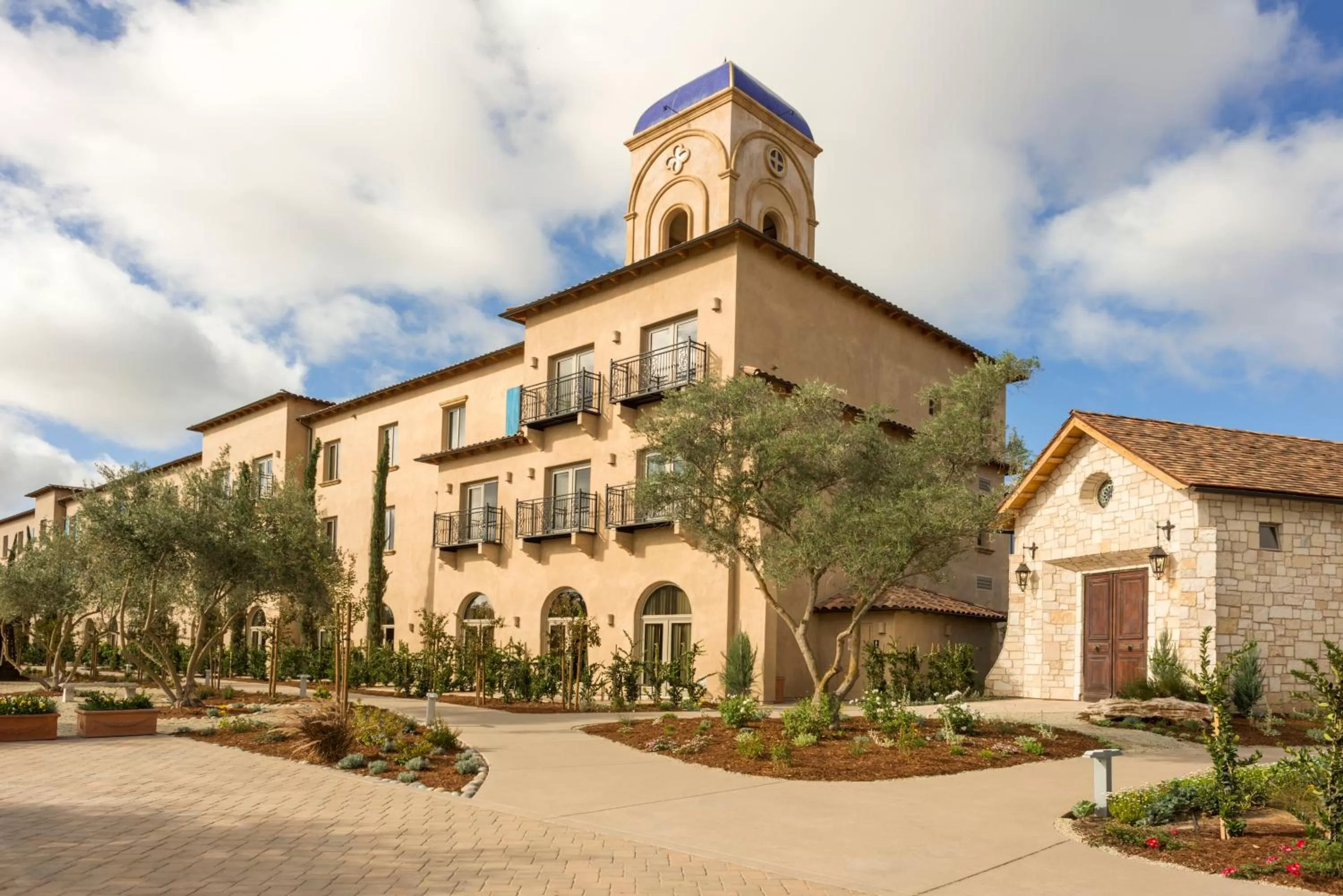 Property building in Allegretto Vineyard Resort Paso Robles