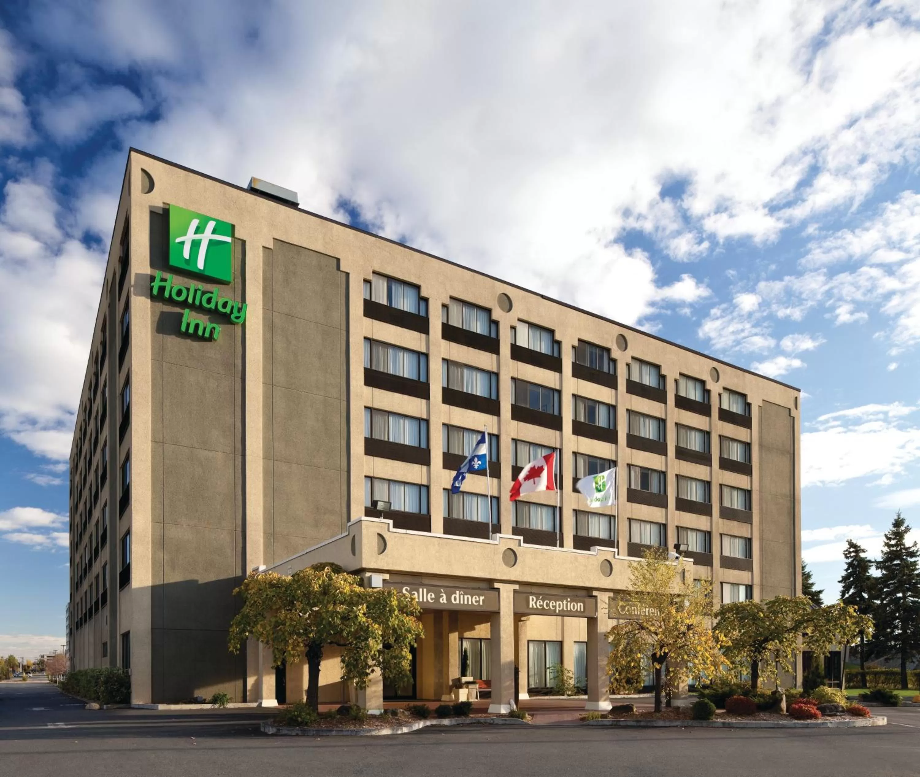 Property building in Holiday Inn Montreal Longueuil by IHG