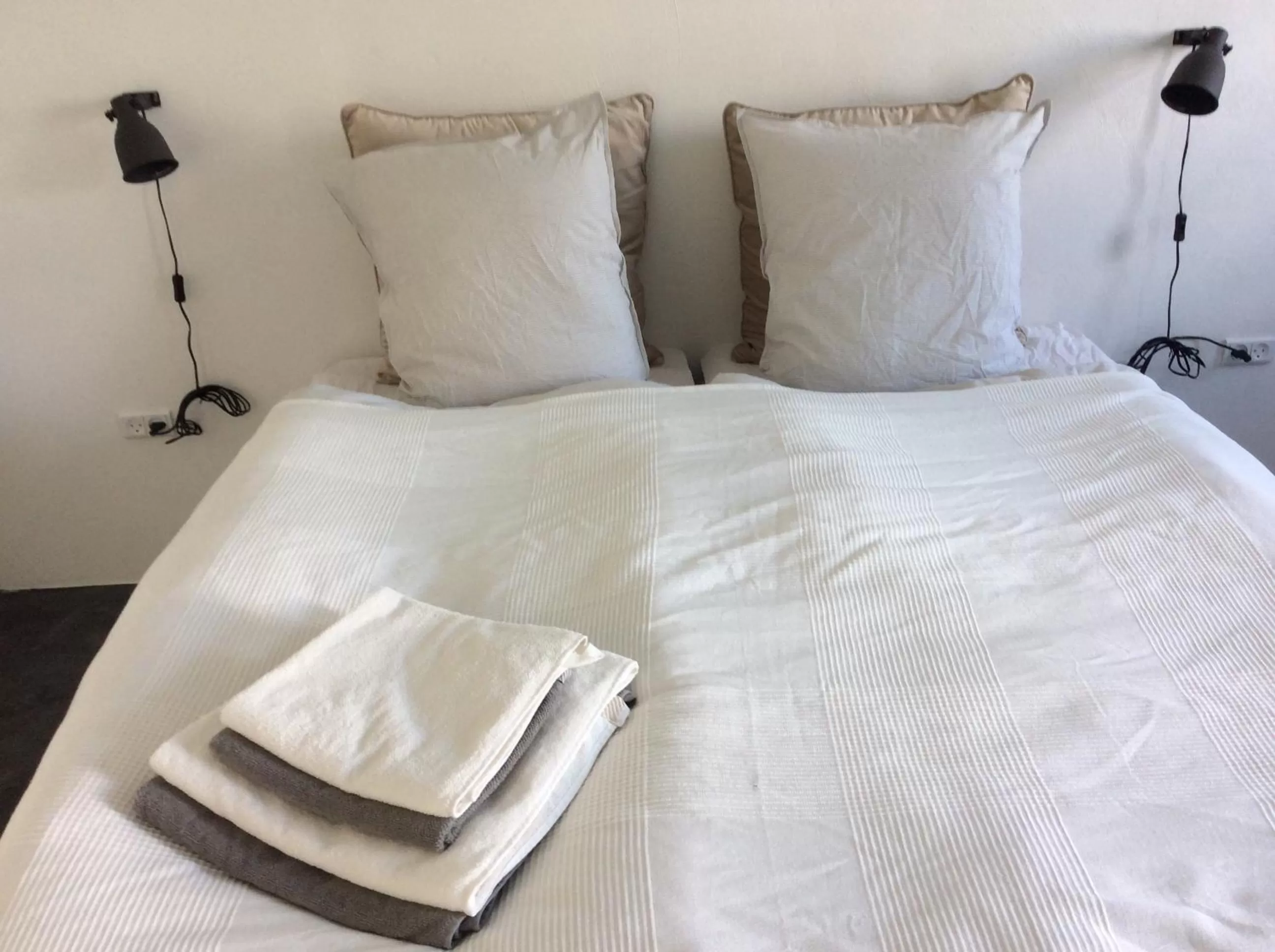 Bedroom, Bed in Marielyst B&B - Apartments