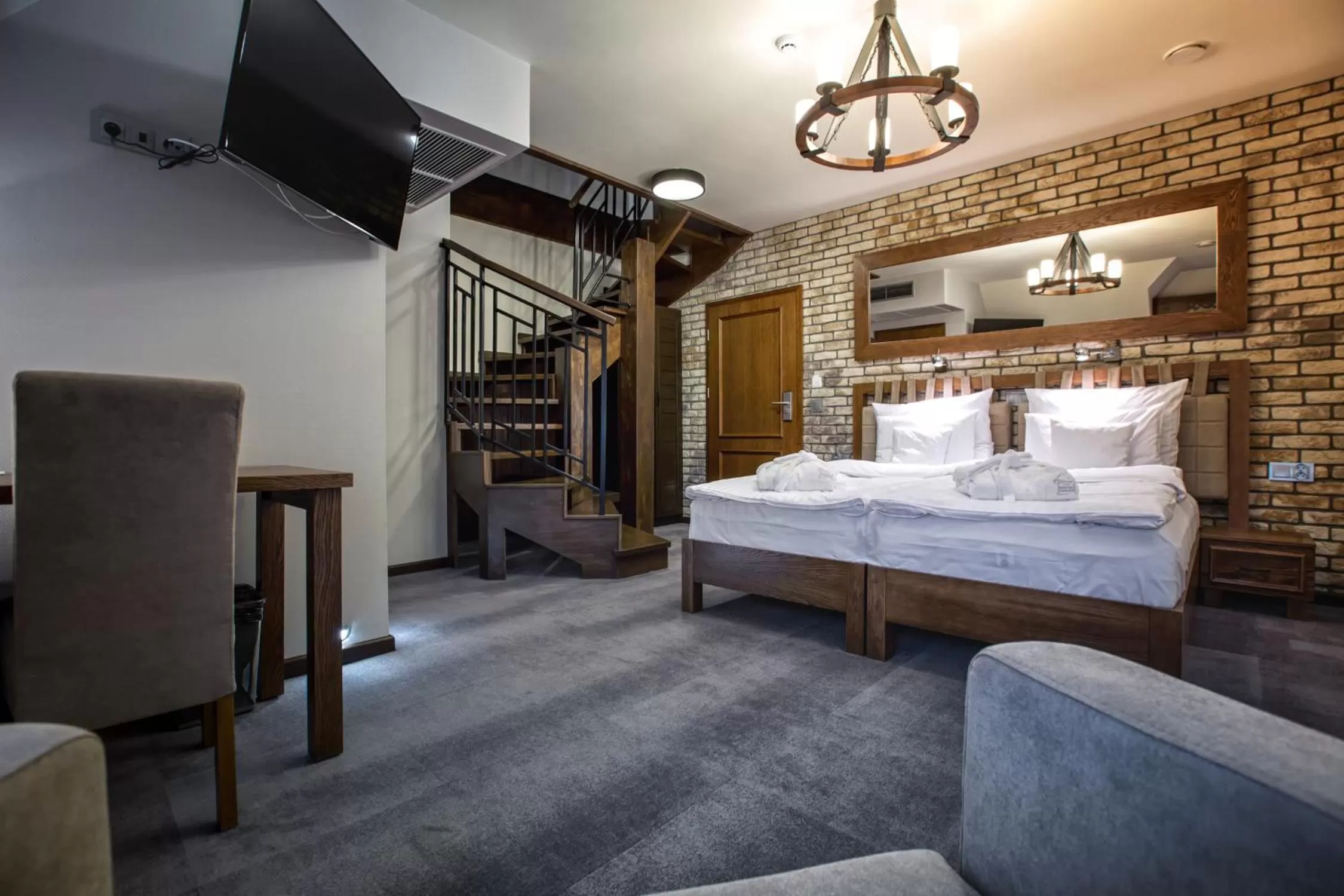 Photo of the whole room, Bed in Hotel & Spa **** Kasztel Uniejów