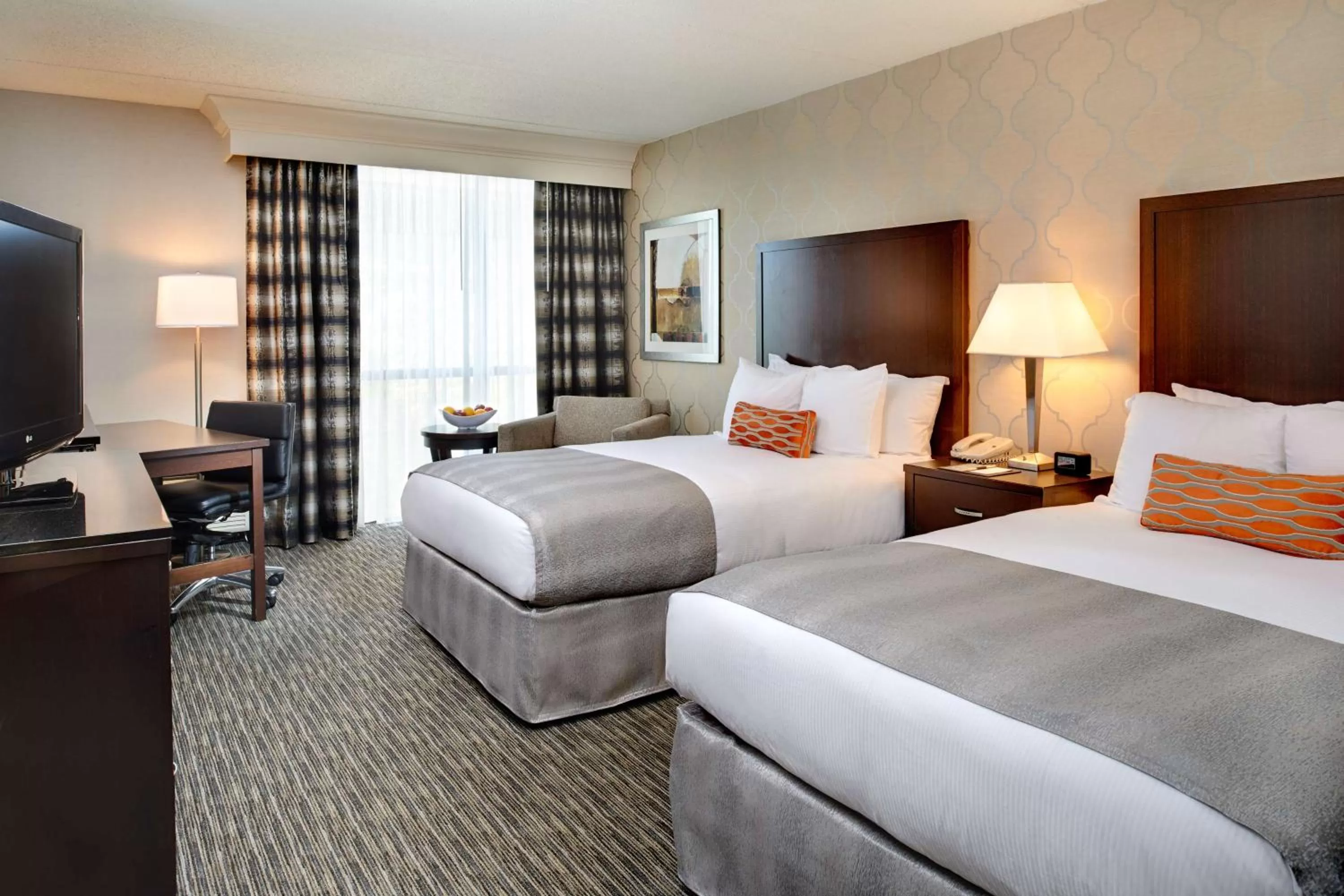 Bed in DoubleTree by Hilton Dearborn