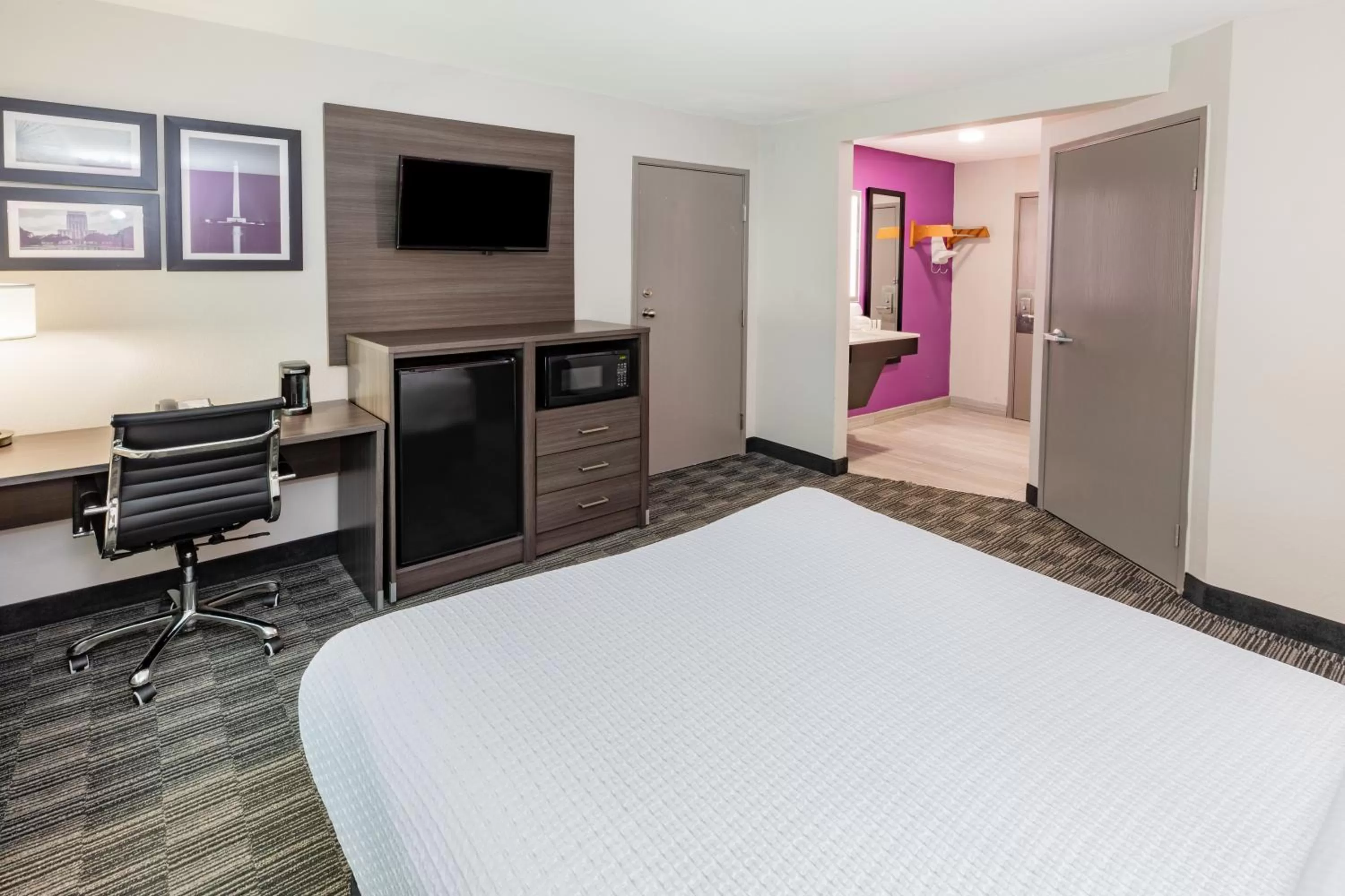 TV and multimedia, Bed in La Quinta by Wyndham Houston Southwest
