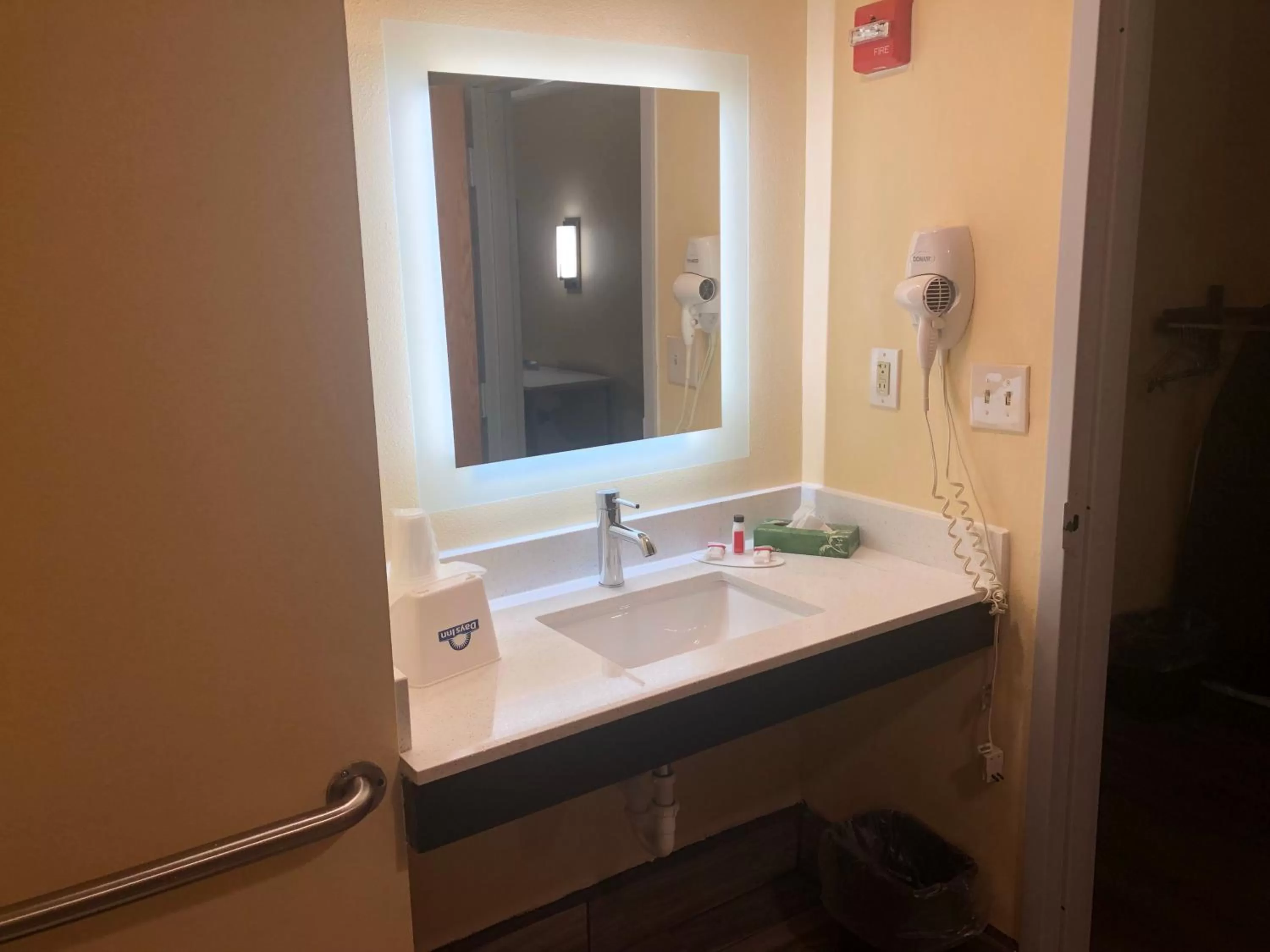 Bathroom in Days Inn by Wyndham Grove City Columbus South
