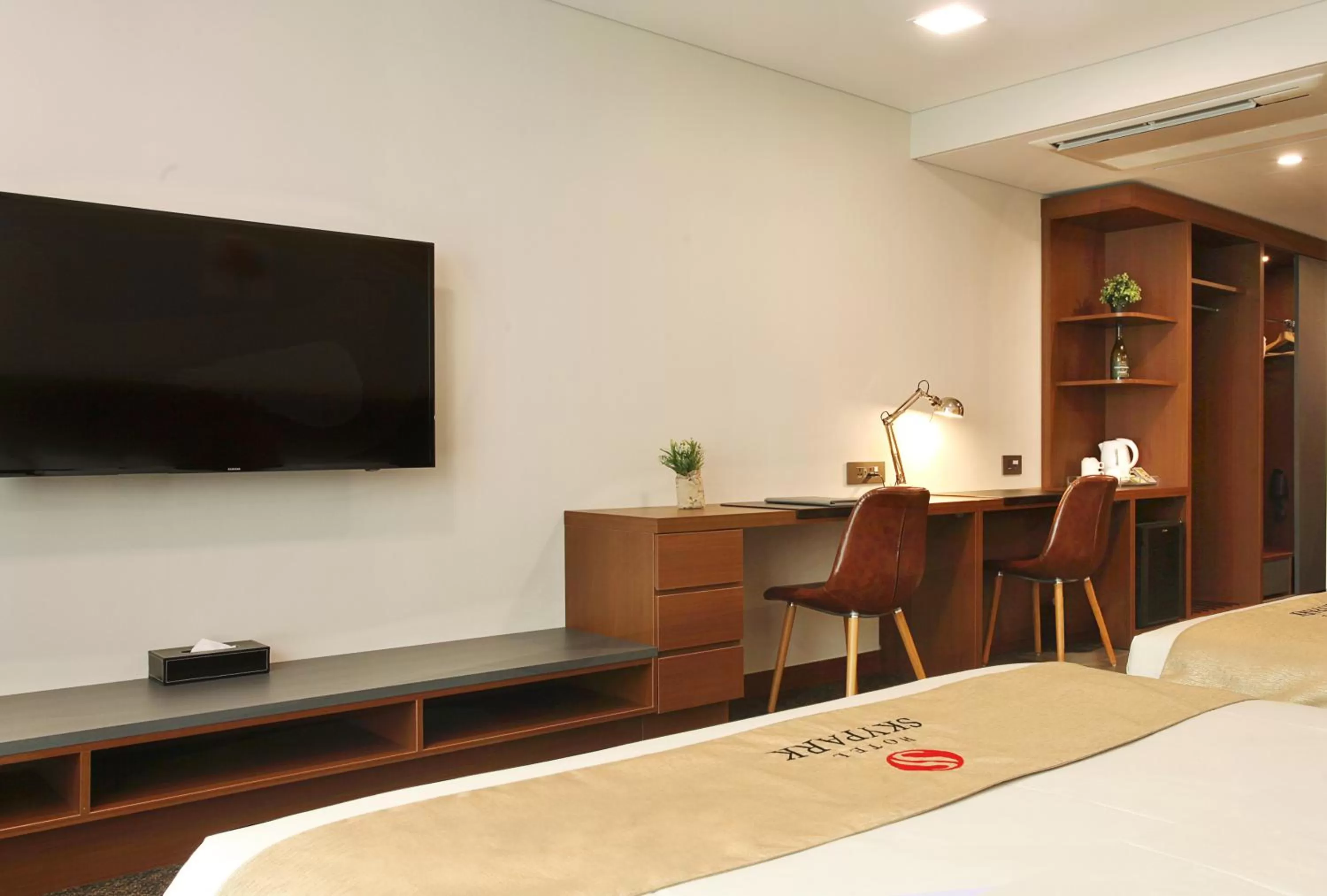 Bedroom, Bed in Hotel Skypark Kingstown Dongdaemun