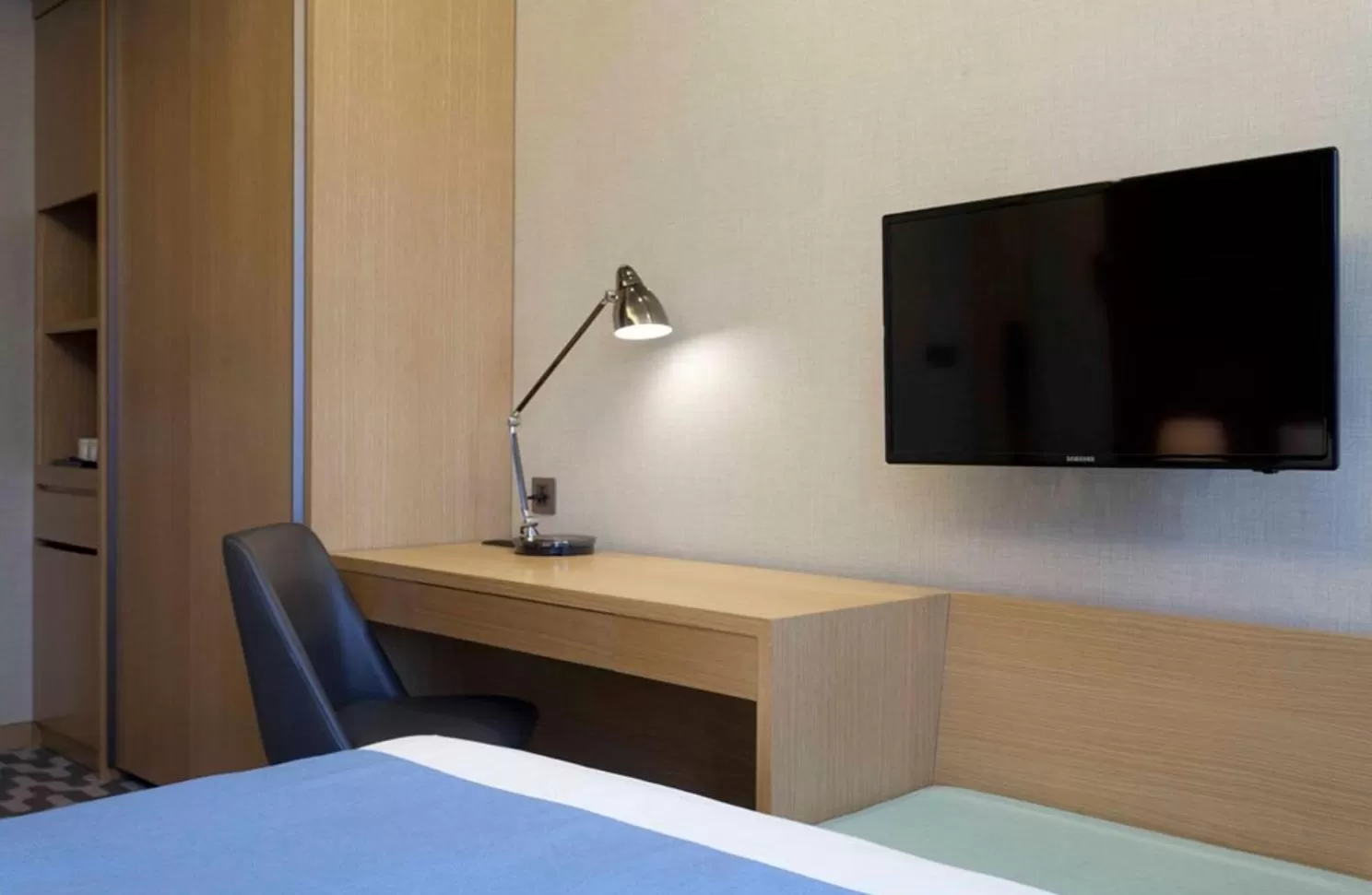 Photo of the whole room, Bed in Days Hotel by Wyndham Seoul Myeongdong