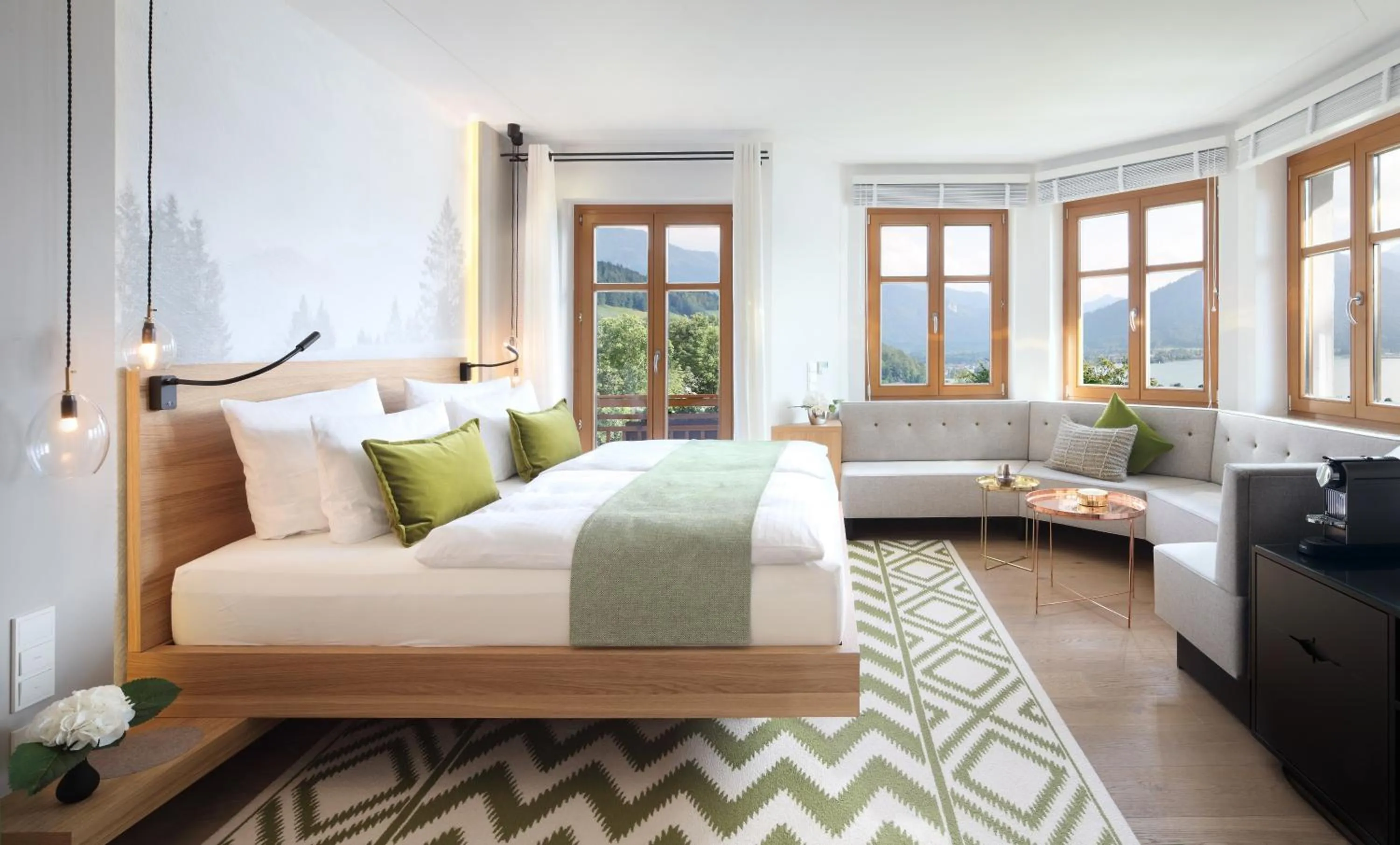 Photo of the whole room, Bed in Das Tegernsee