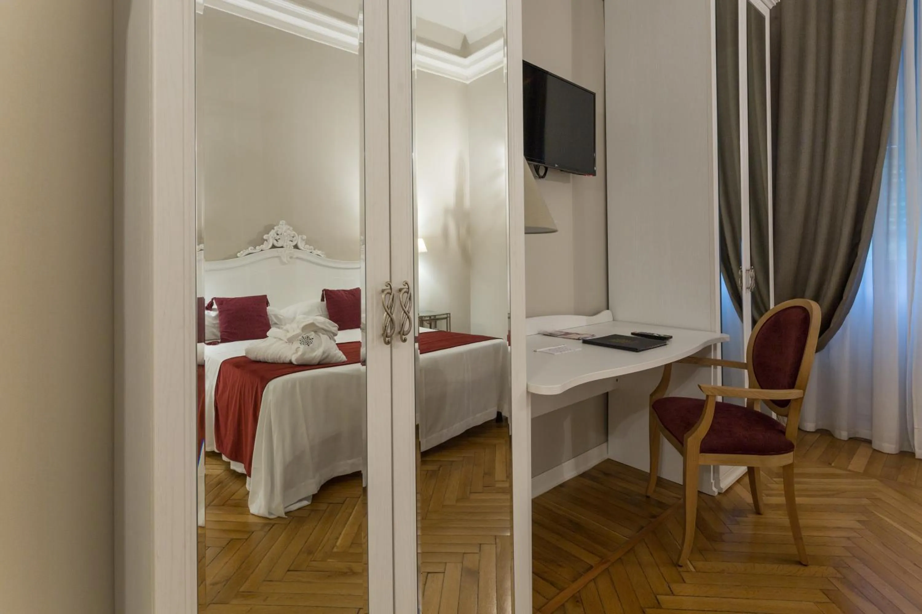 Photo of the whole room, Bed in Mediterraneo Emotional Hotel & Spa