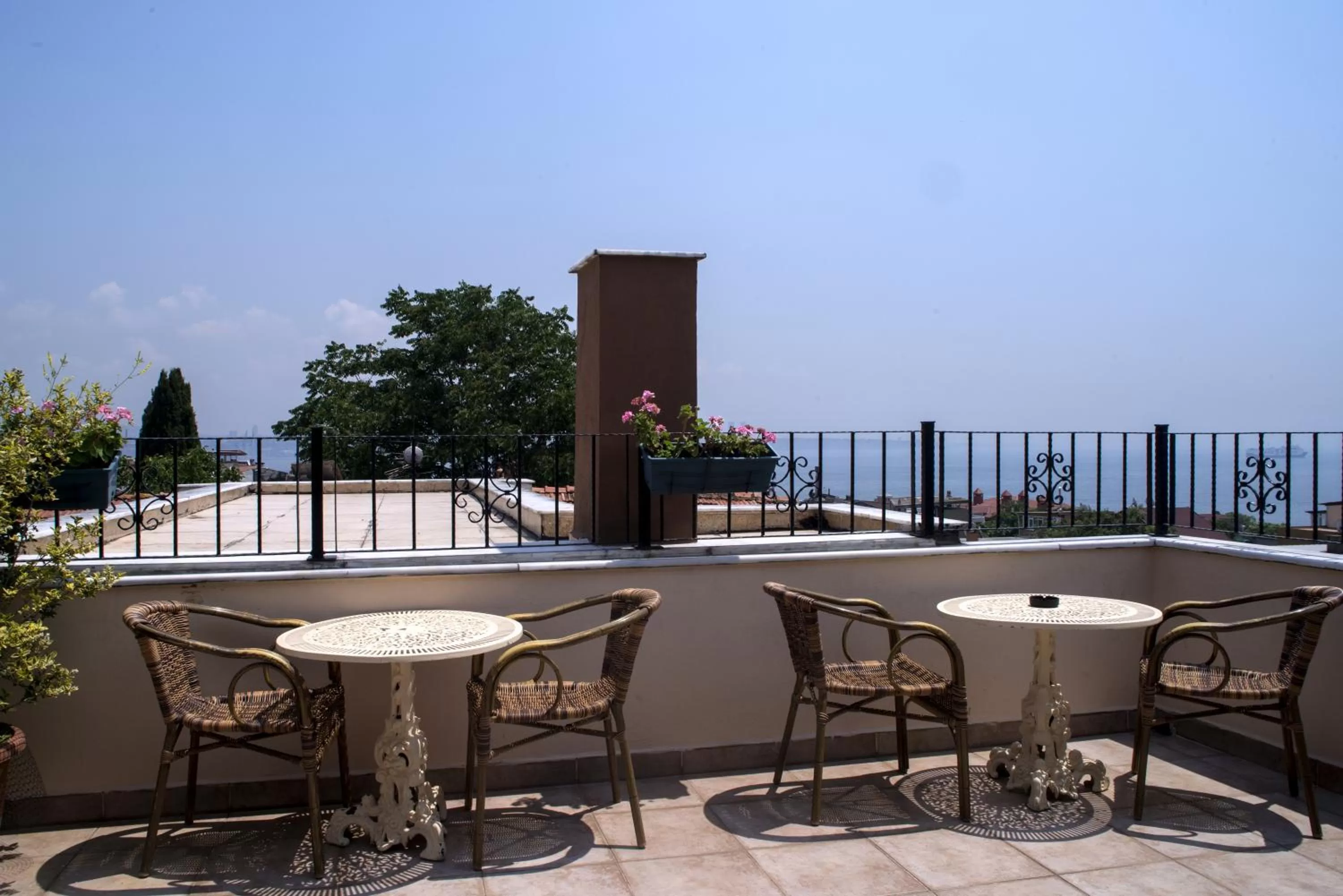 Balcony/Terrace in Hotel Tashkonak Istanbul