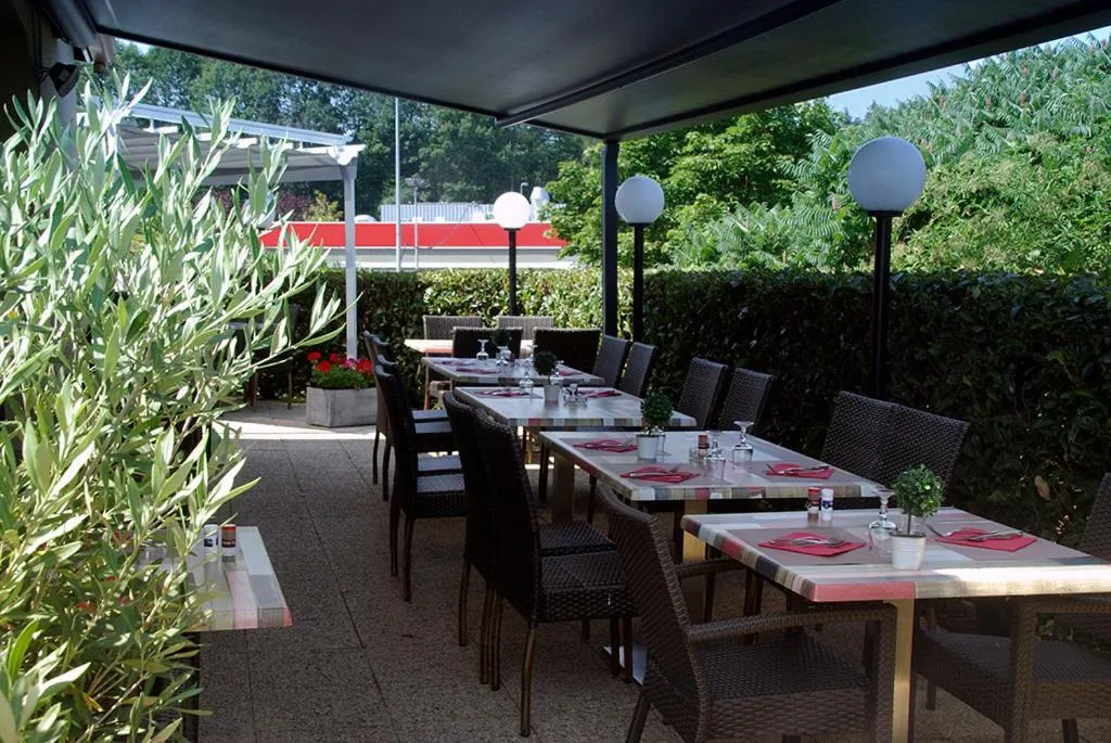 Restaurant/places to eat in Kyriad Limoges Sud - Feytiat