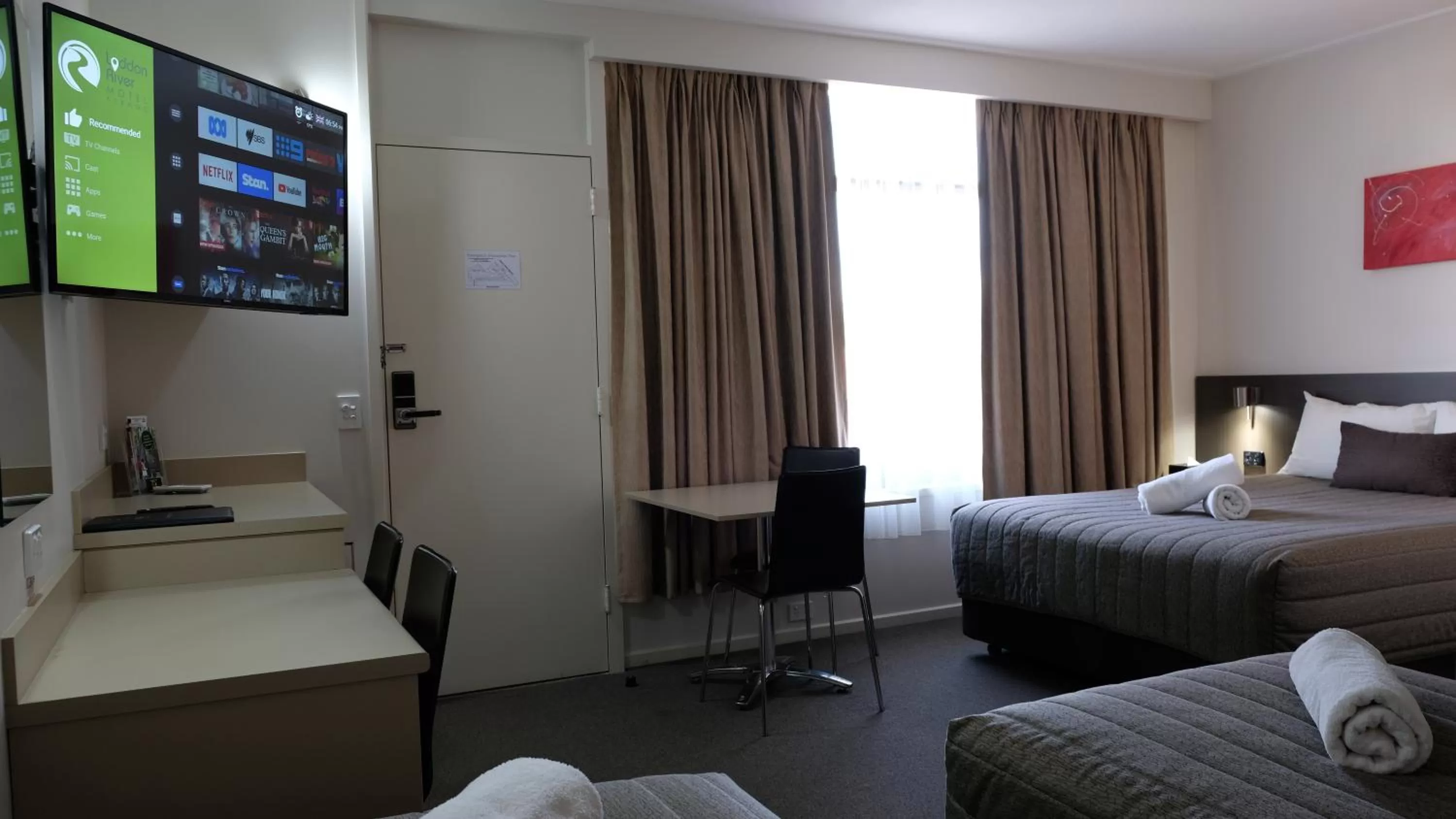 Bed in Loddon River Motel Kerang