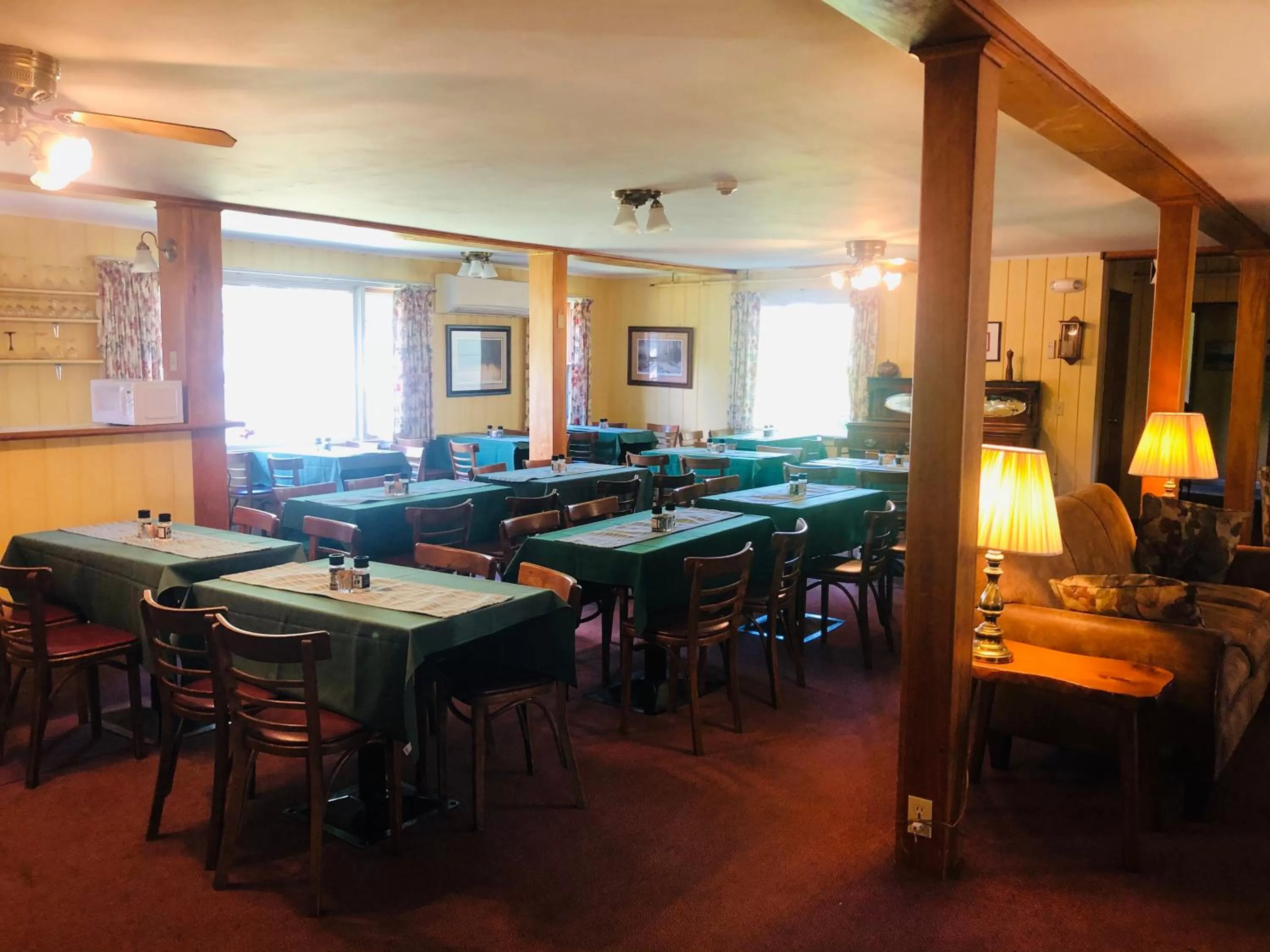 Dining area, Restaurant/Places to Eat in Gray Ghost Inn