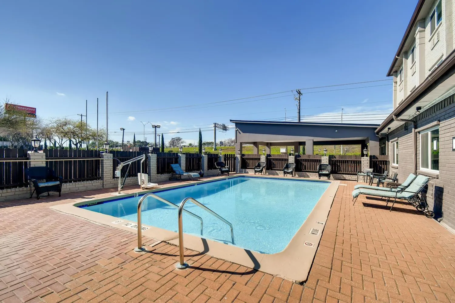 Swimming pool in Orangewood Inn and Suites Midtown