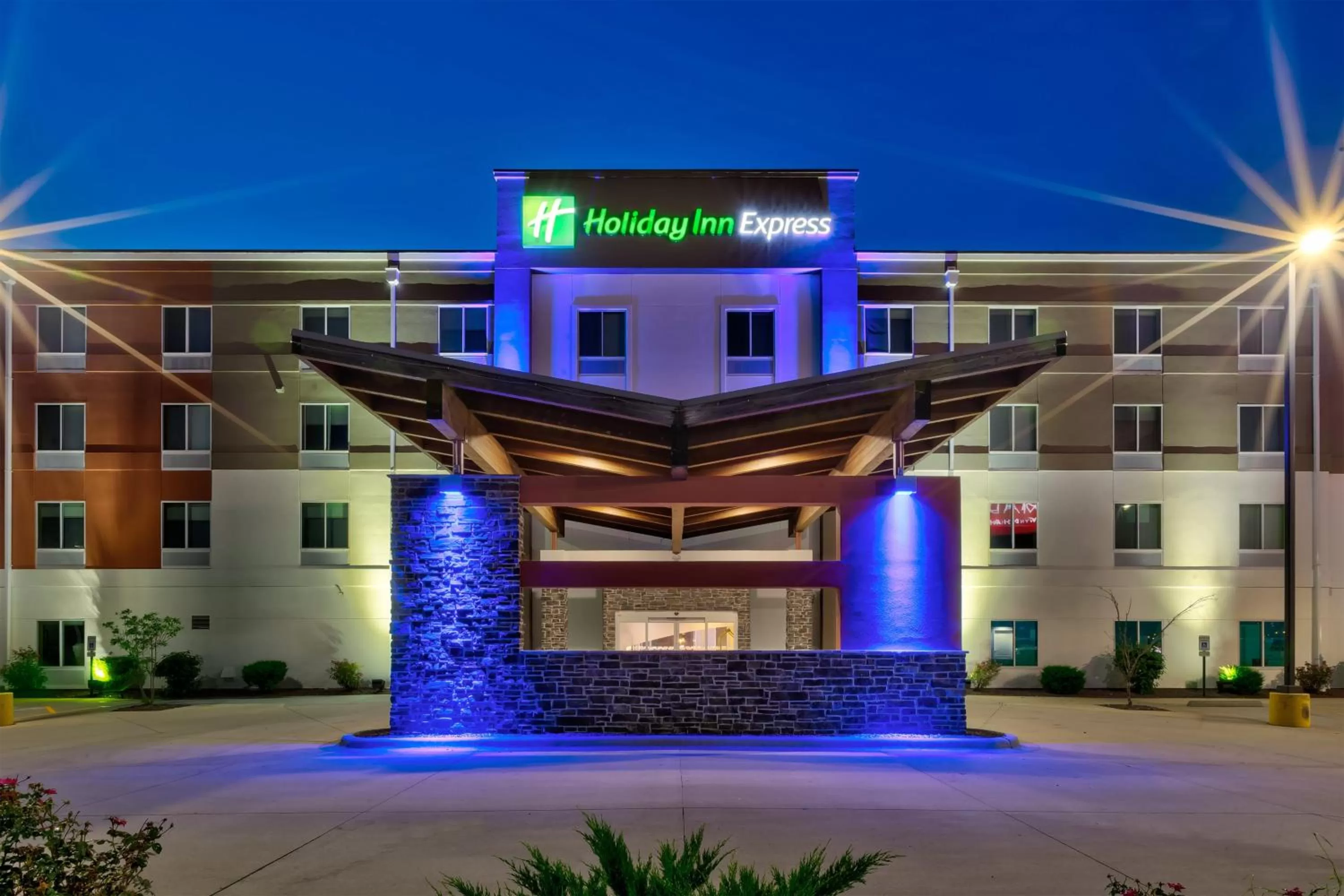 Property building in Holiday Inn Express & Suites - Effingham by IHG