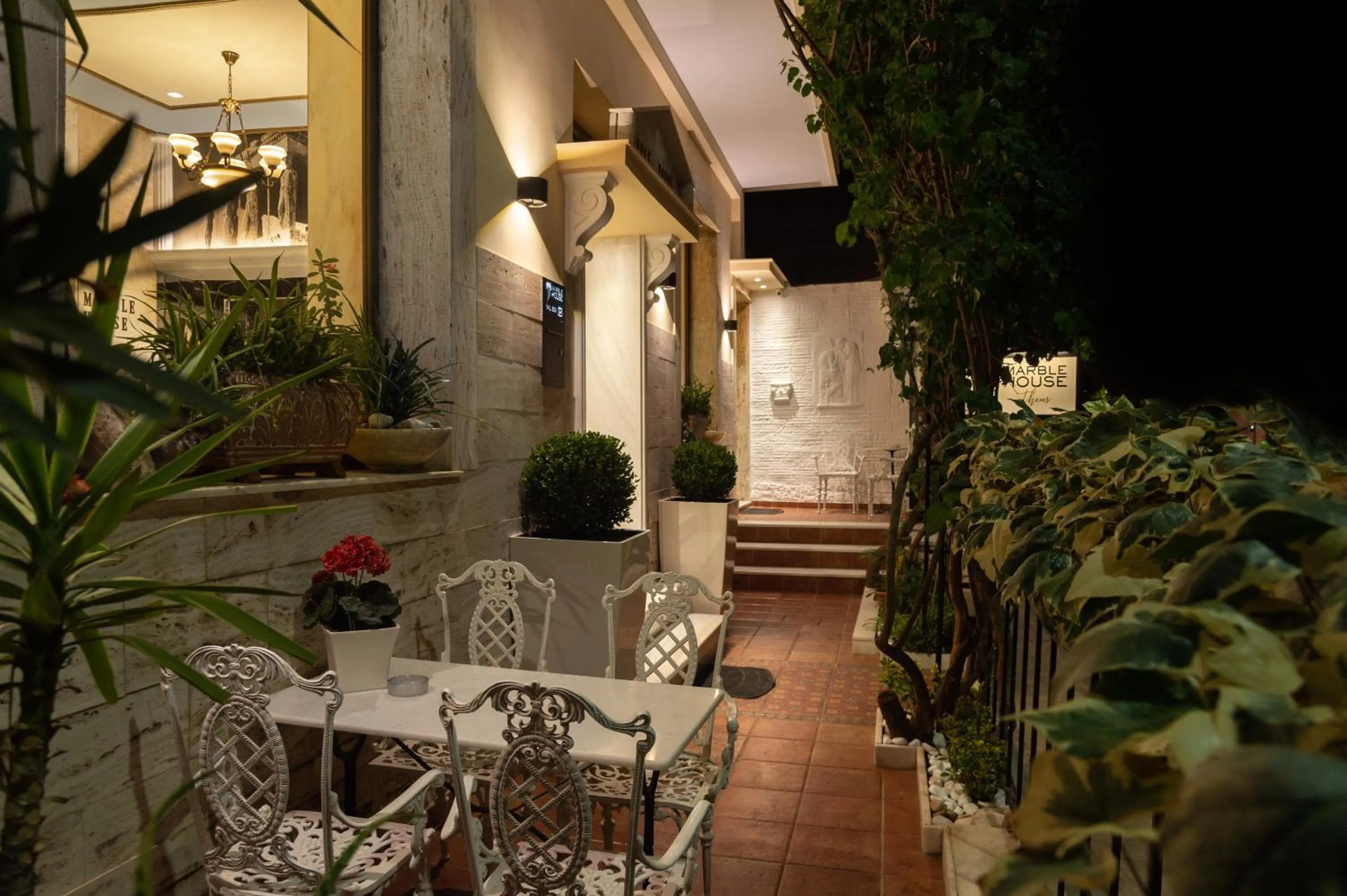 Facade/entrance in Marble House