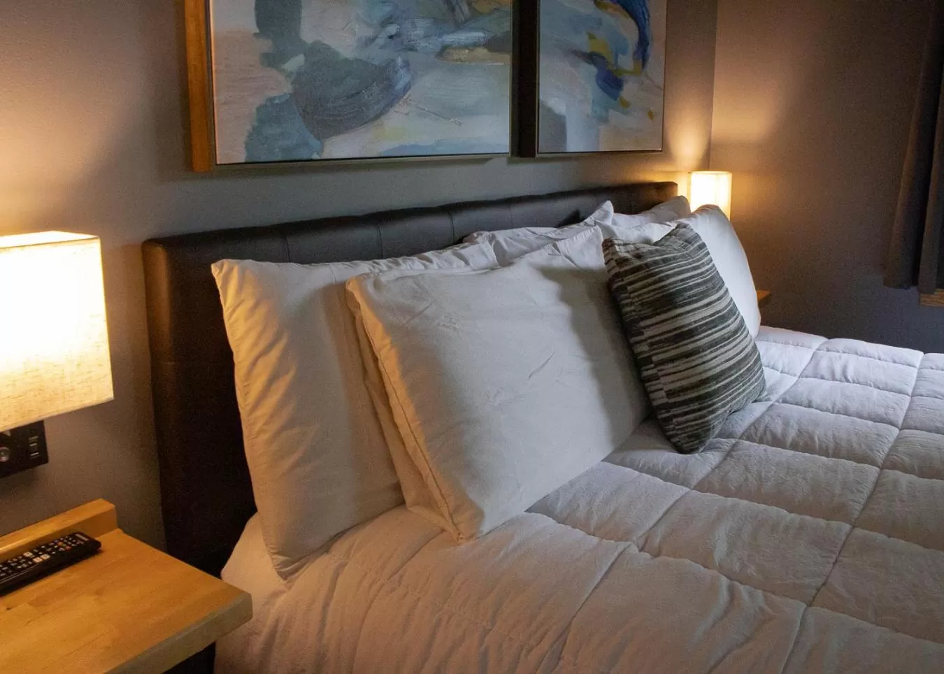 Bed in New England Inn & Lodge