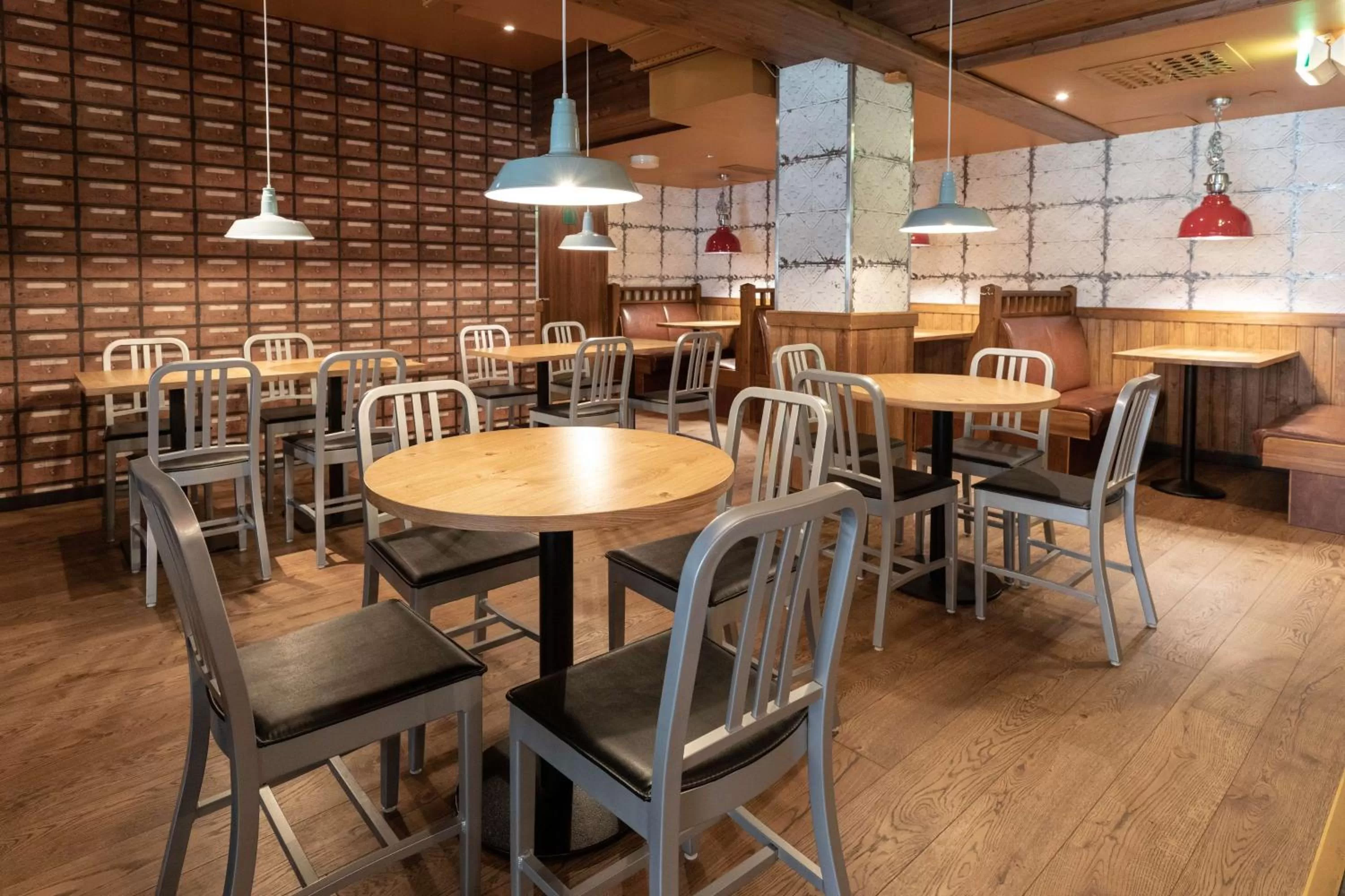 Lounge or bar in Scandic Kallio